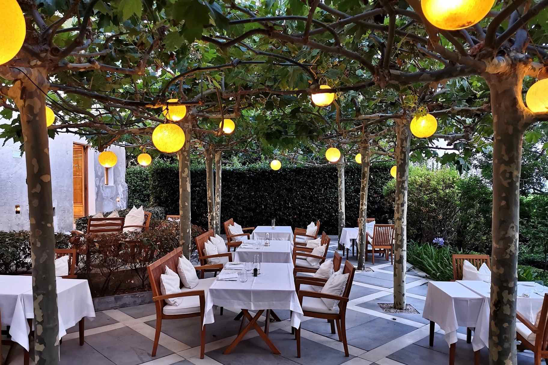 Tim Evan Cook bar and restaurant and lifestyle photograph