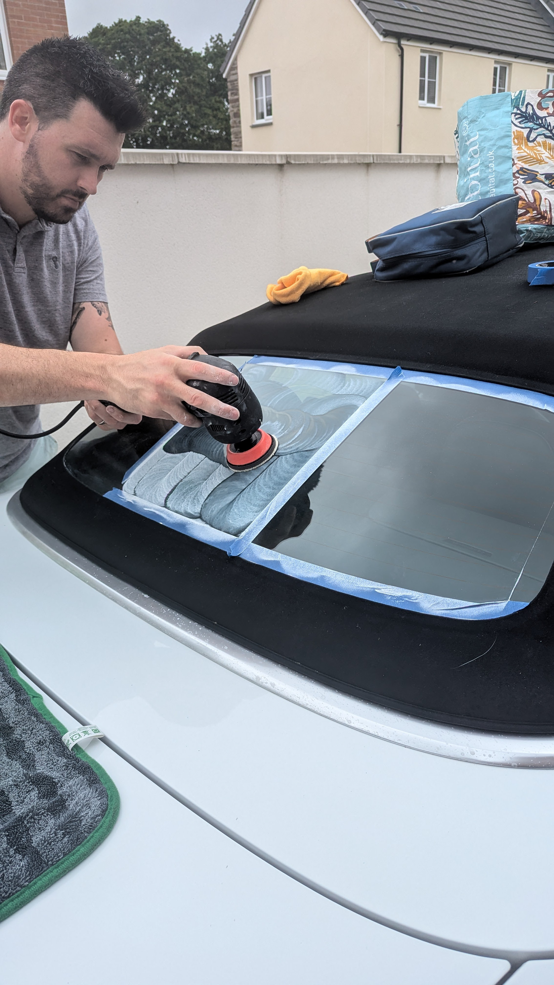 Glass polishing using cerium oxide