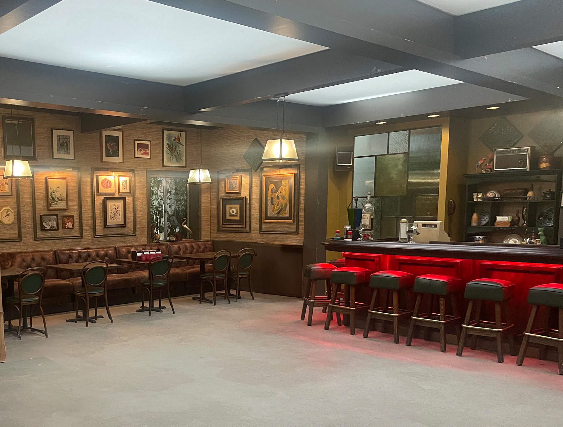 INT. EL FLORIDITA
