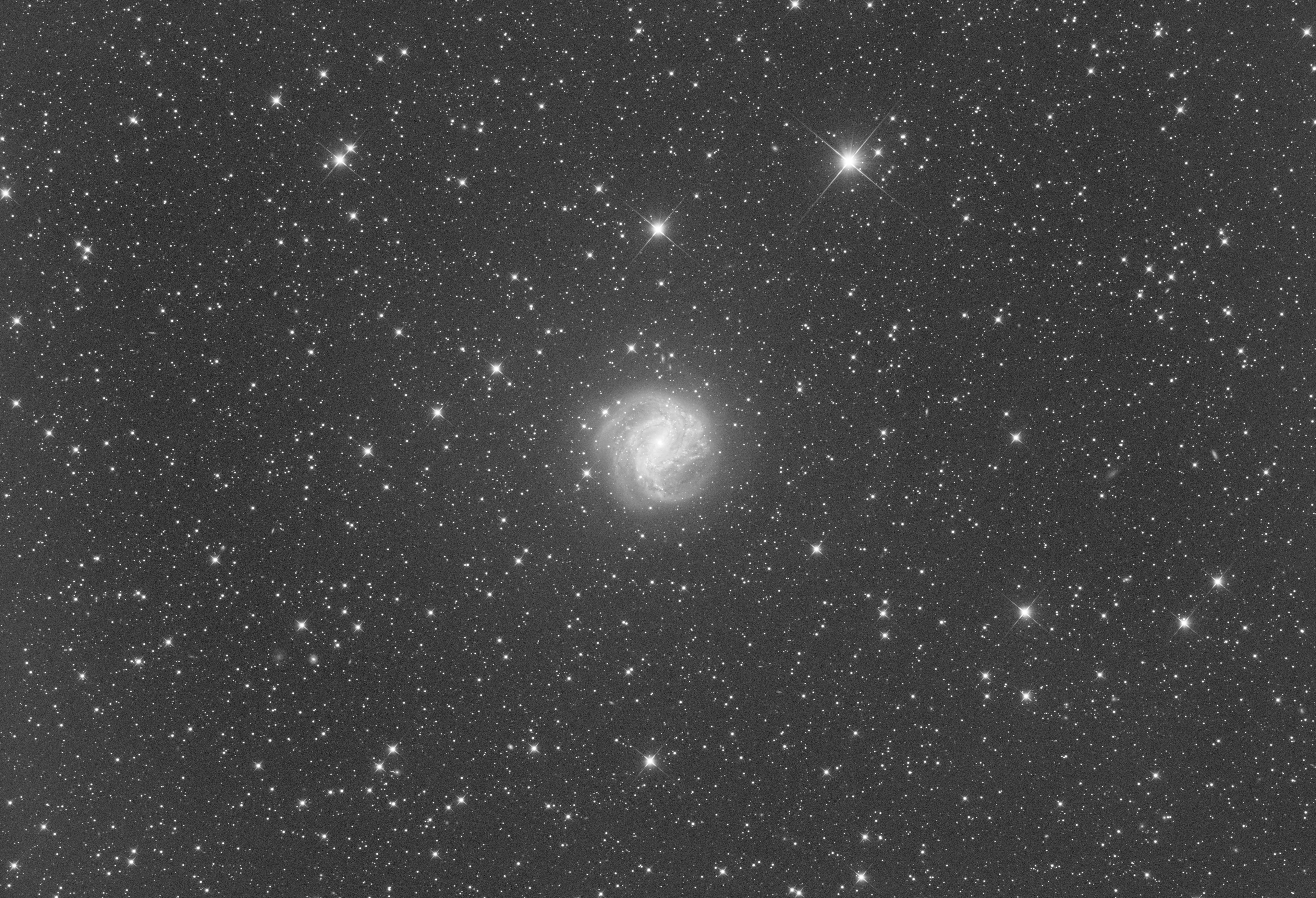 MESSIER 83