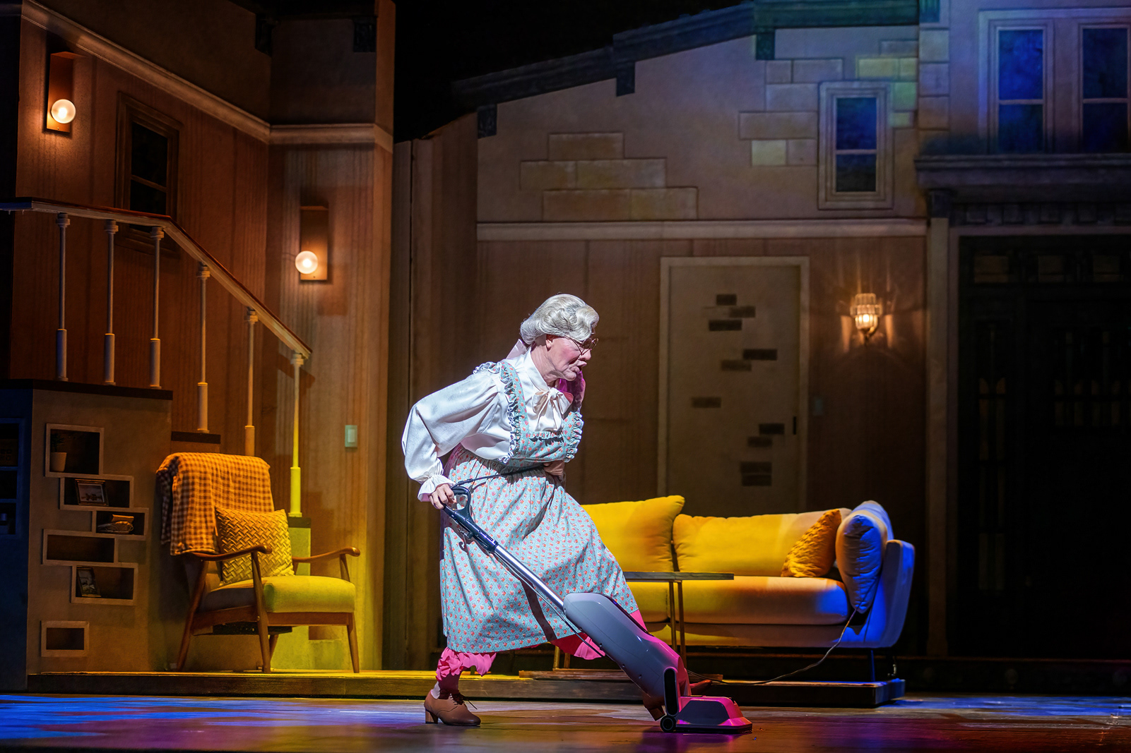 양준모. 2022. Charlotte Theater