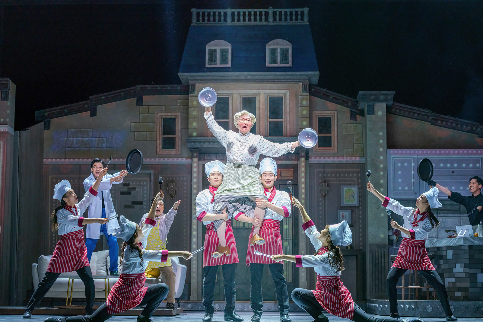 정성화. 2022. Charlotte Theater