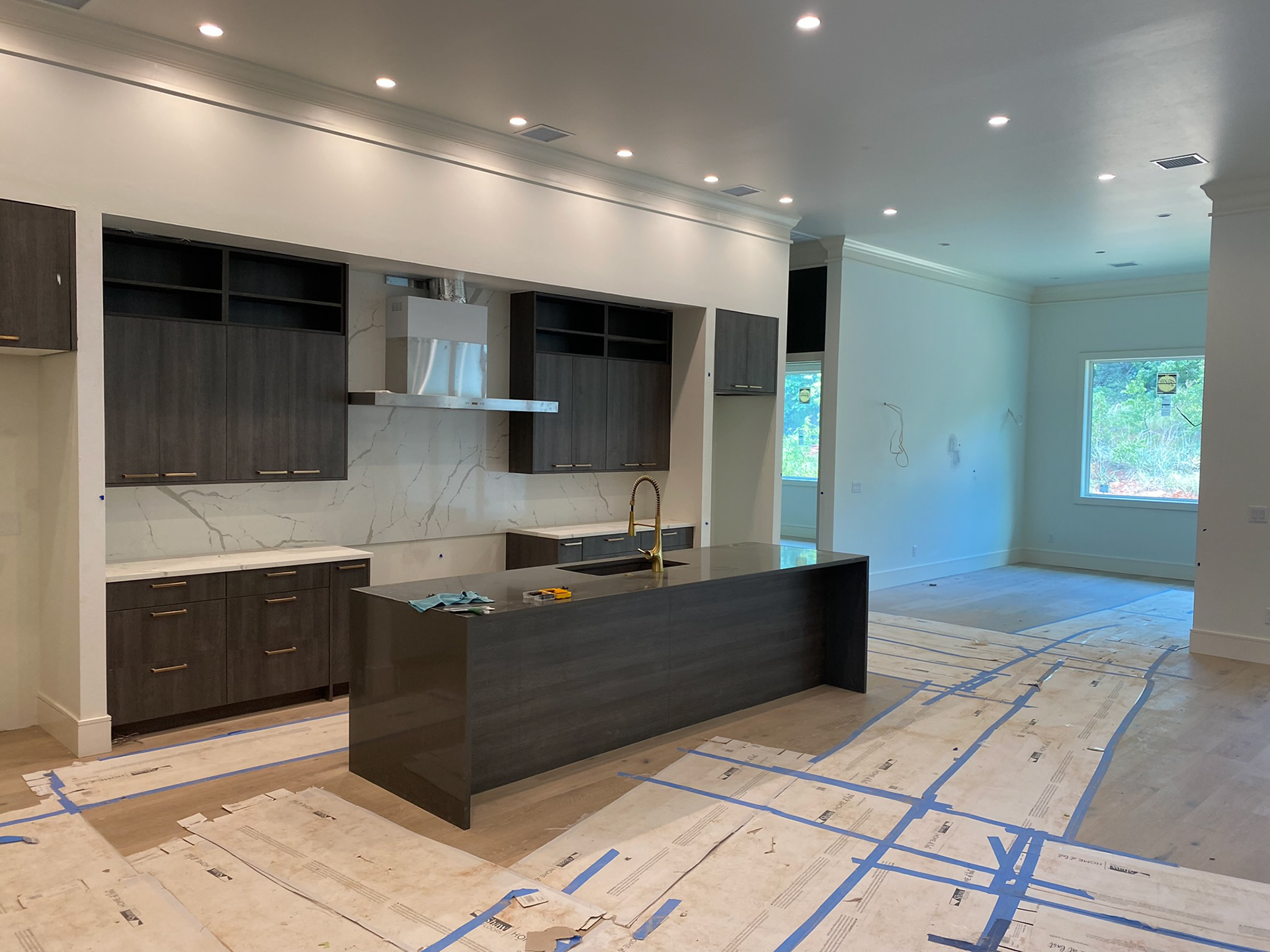 Kitchen and dinning areas