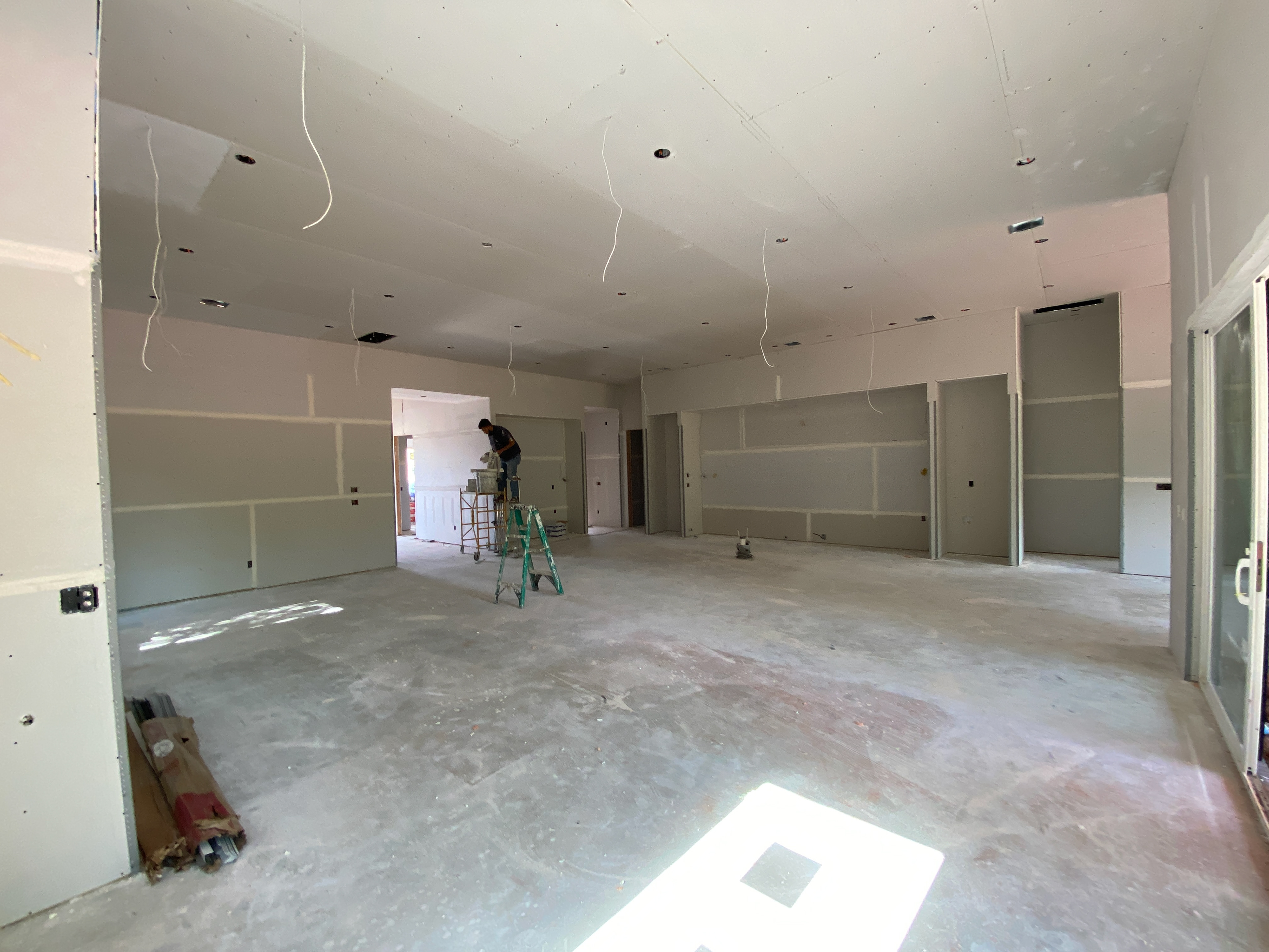 Kitchen and Bar area