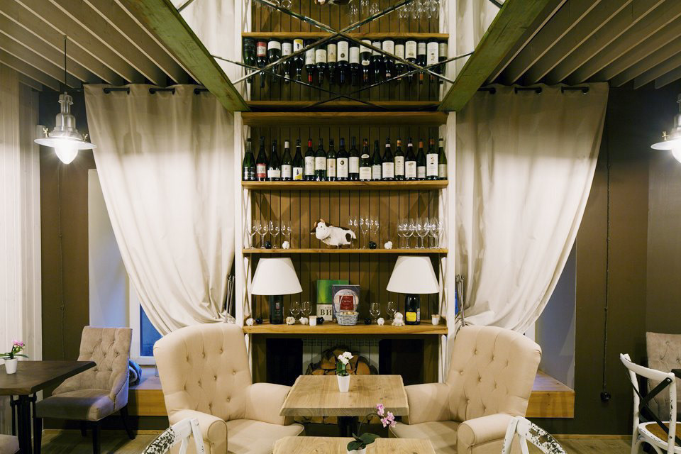 THE SECOND ROOM Main table with two chairs. On the top is the mirror ceiling, which covers the ventilation system