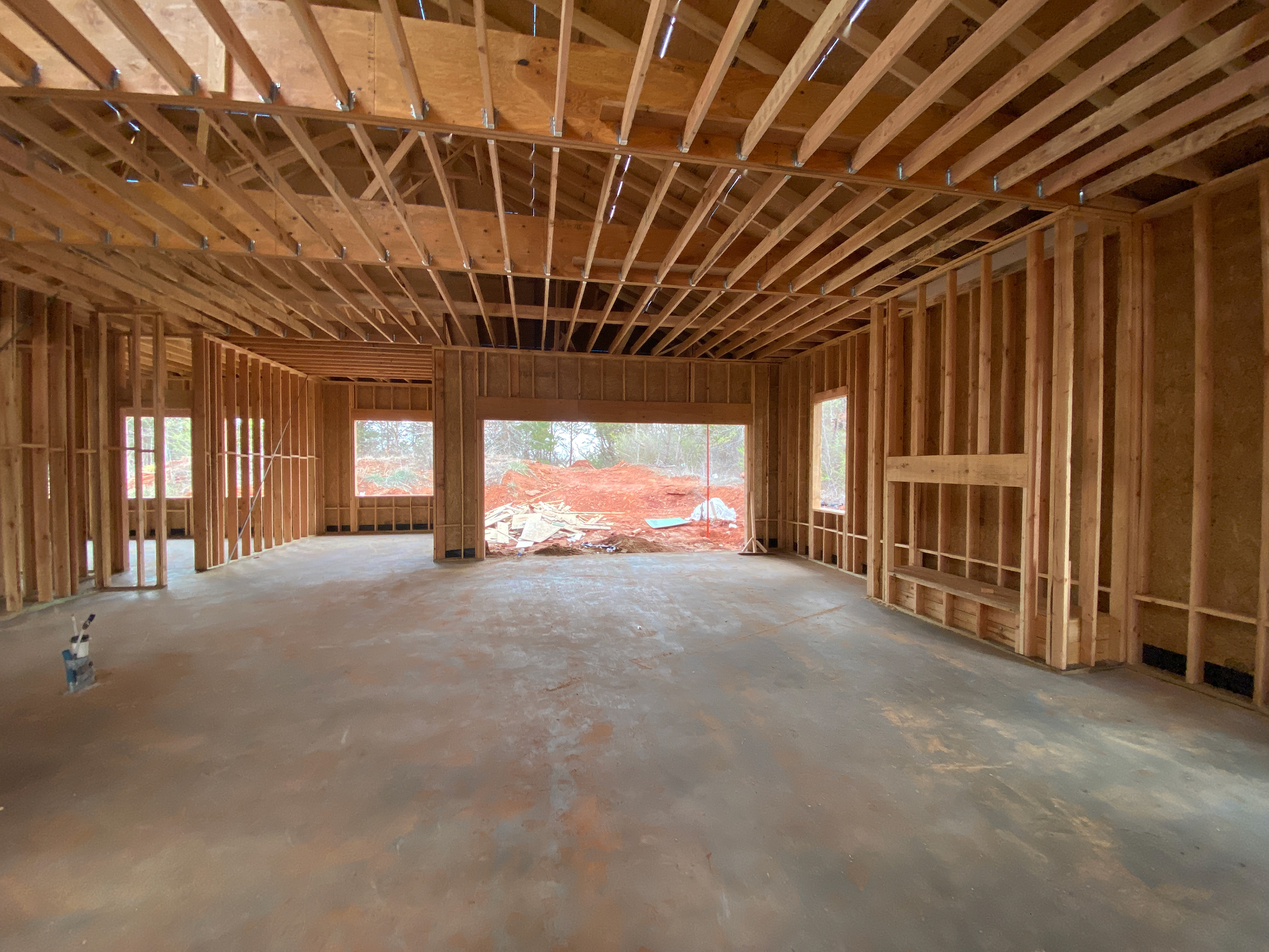 Living and dinning area, with an access to the back patio