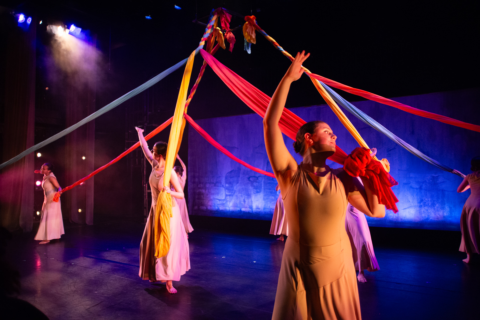SUTRA: THE INTERWOVEN - Photo by Cassie Haas