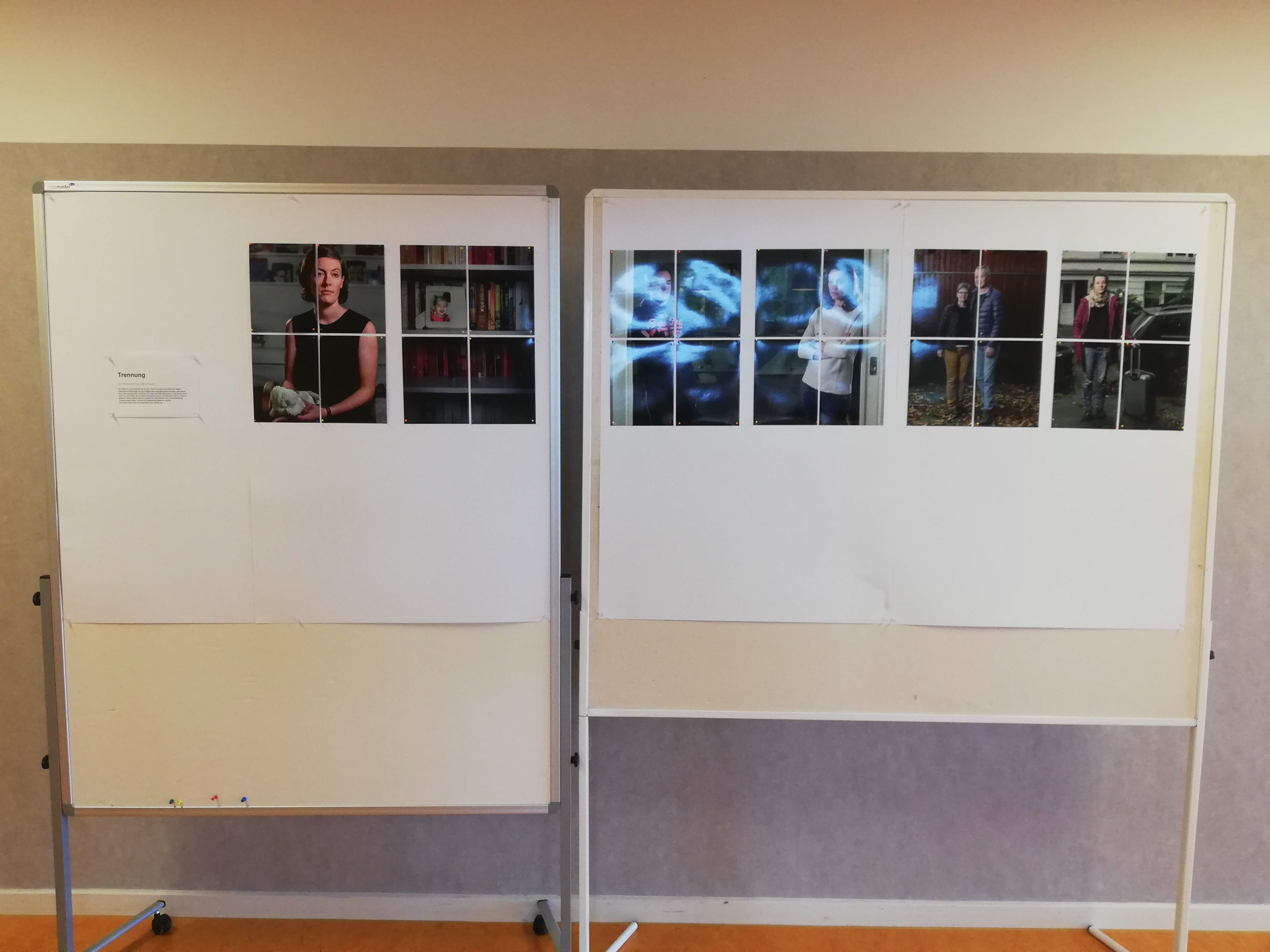 Foto Ausstellung weißer Tafel und die Fotos drauf gepinnt.