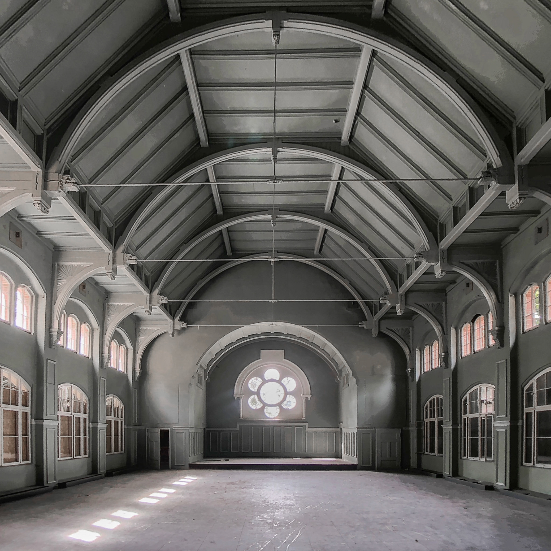 This dining hall that’s located in an abandoned sanatorium in Beelitz, Germany, was used for a scene in the movie “A cure for wellness”.