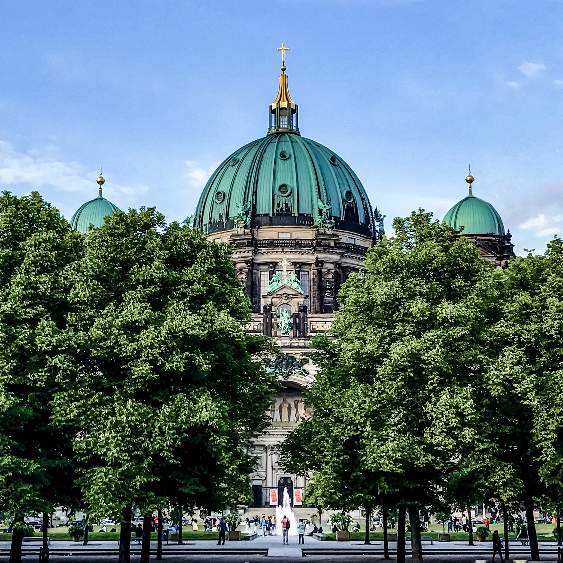 This was our second stop during the photowalk with Trey Ratcliff. Tried to put many things Trey mentioned in this shot.