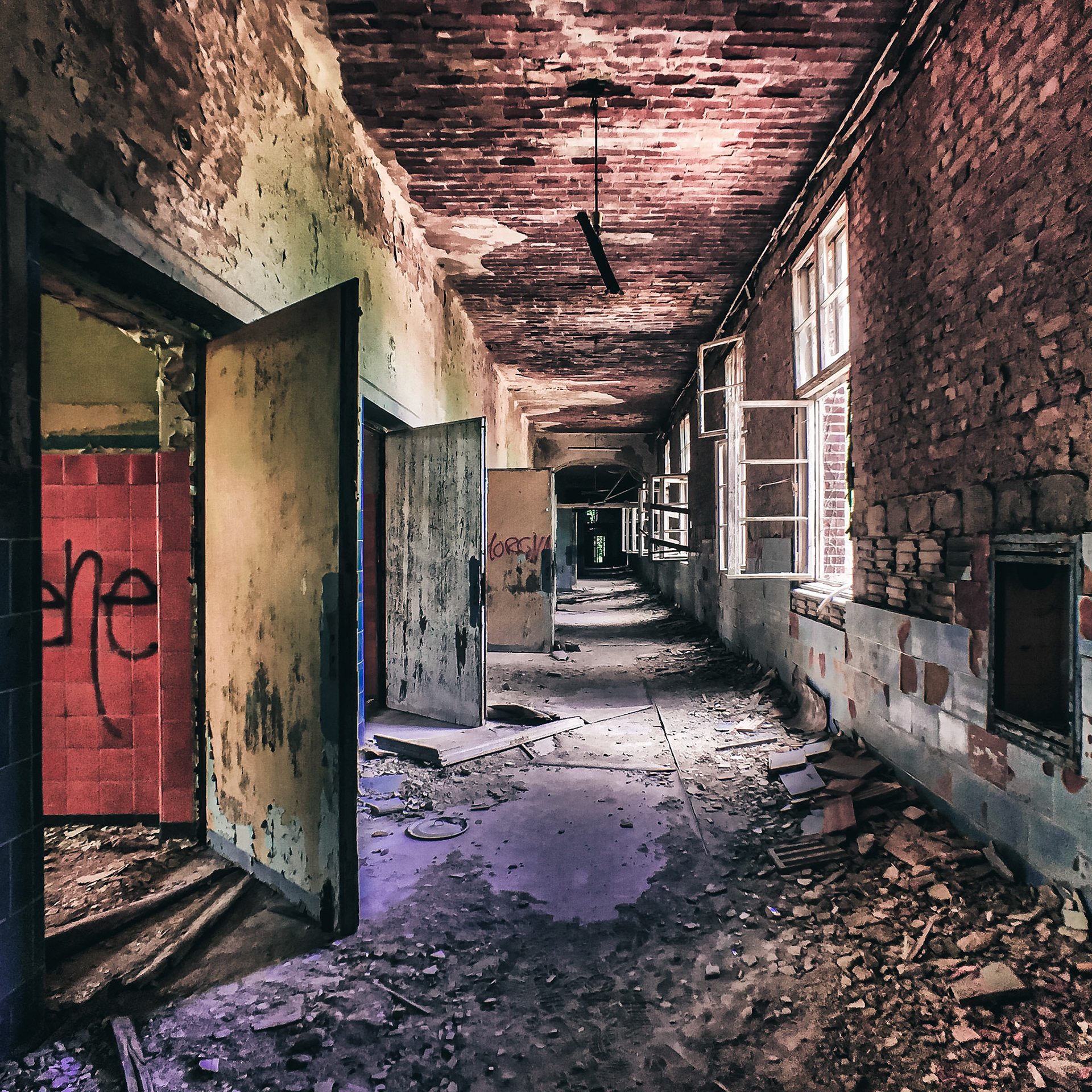 An hour from Berlin is Beelitz. A small town with a huge area of abandoned Sanatoriums that were originally used to treat lung diseases. During the two world wars, wounded were treated here and the buildings were abandoned shortly after World War II