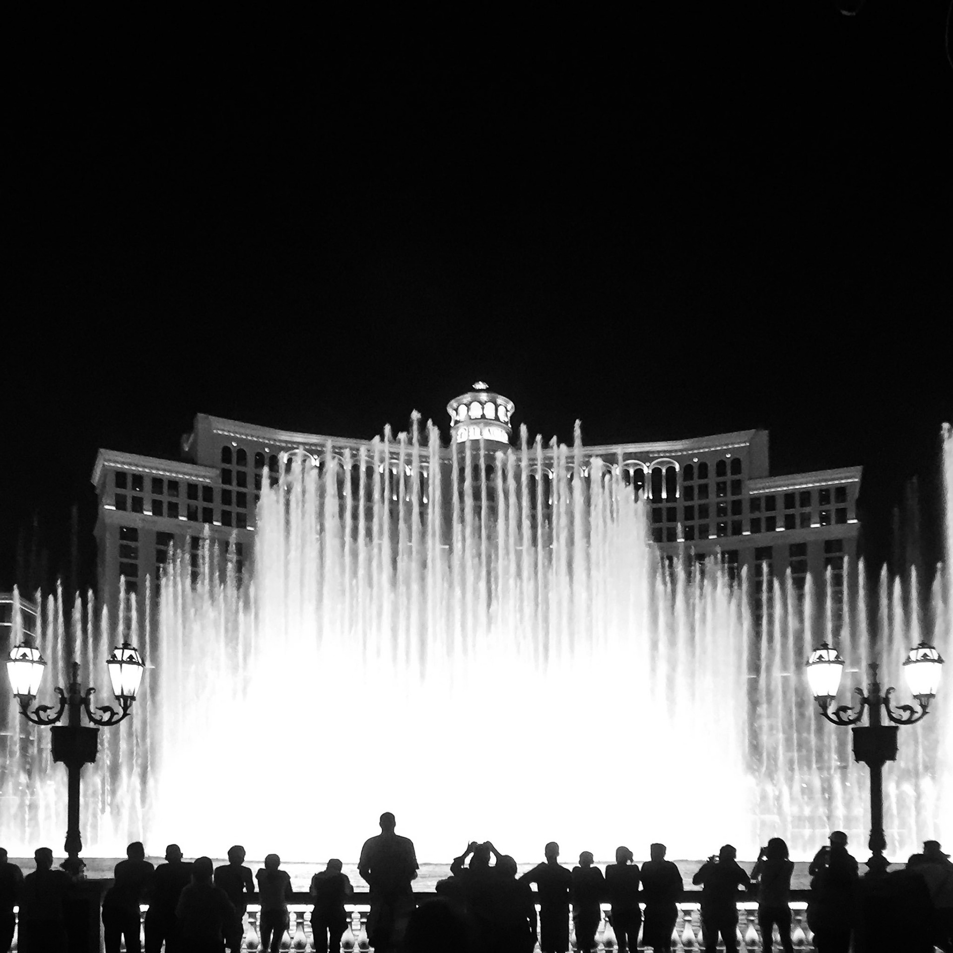 Fountain spectators | Las Vegas, United States
