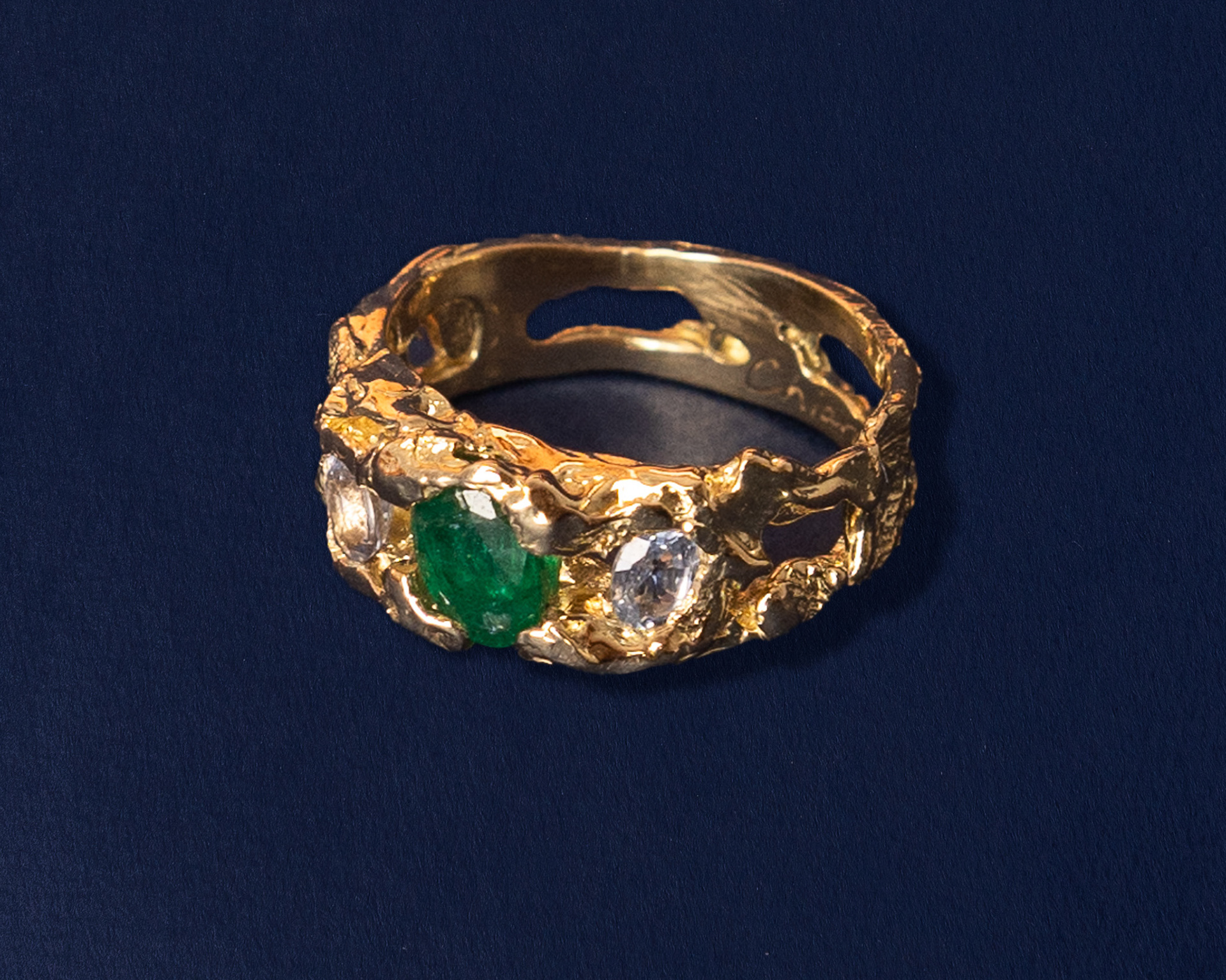 Chiara // 18k yellow gold, Zambian emerald and Ceylan sapphires