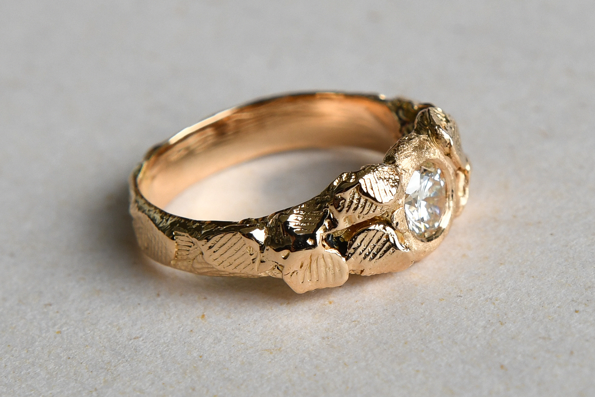 Víctor, 2023 // 18k gold and diamond