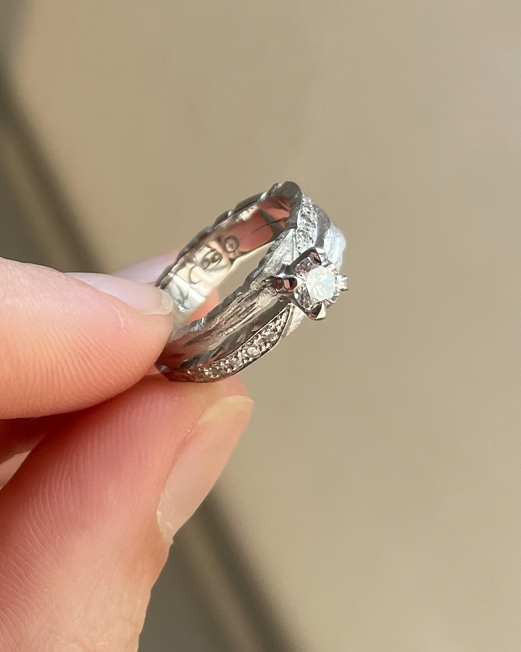 Martín, 2023 // 18k gold and diamonds