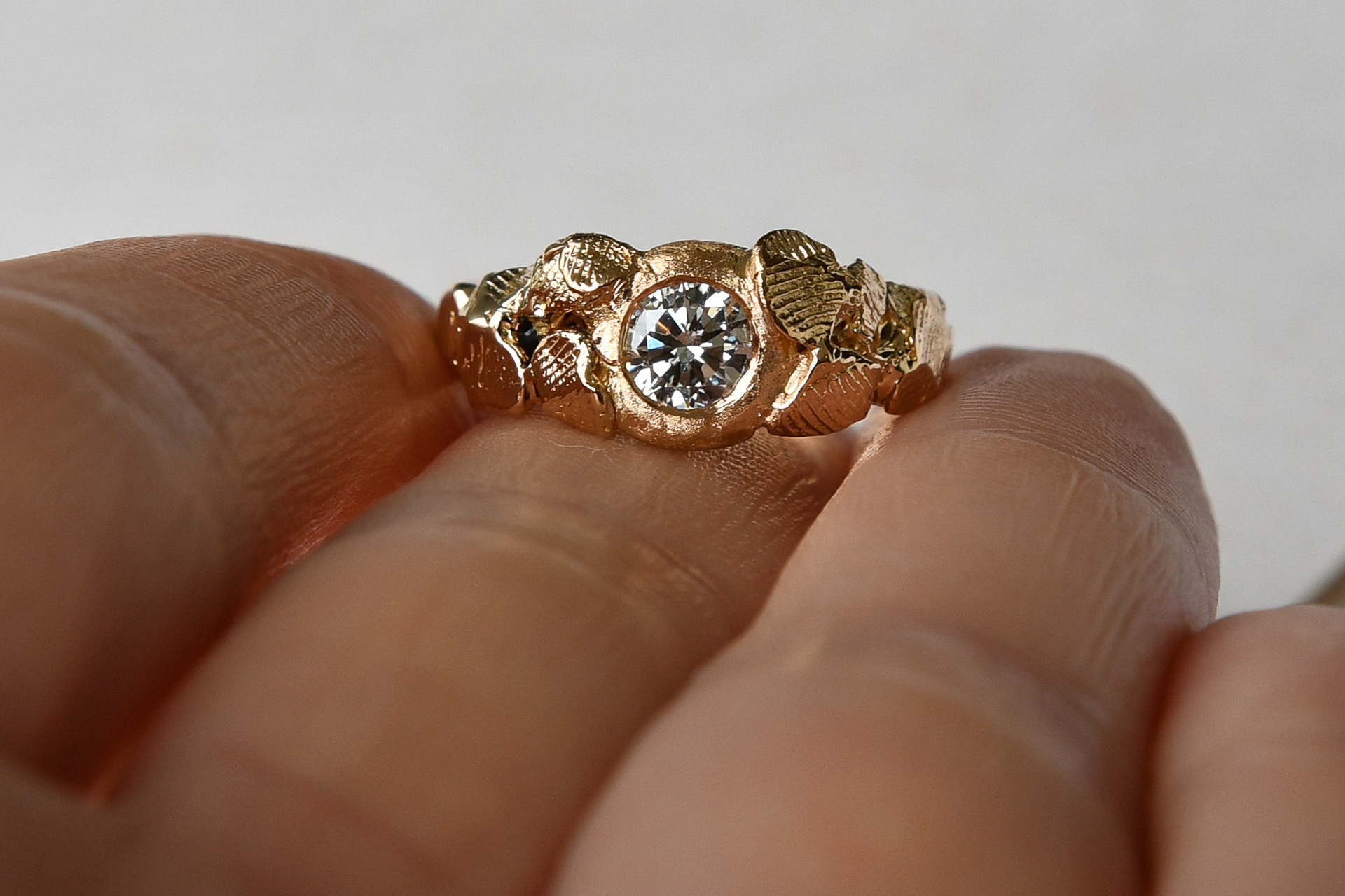 Víctor, 2023 // 18k gold and diamond