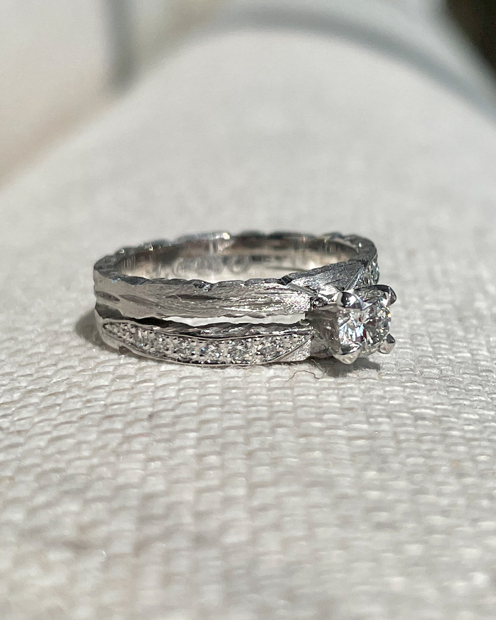 Martín, 2023 // 18k gold and diamonds