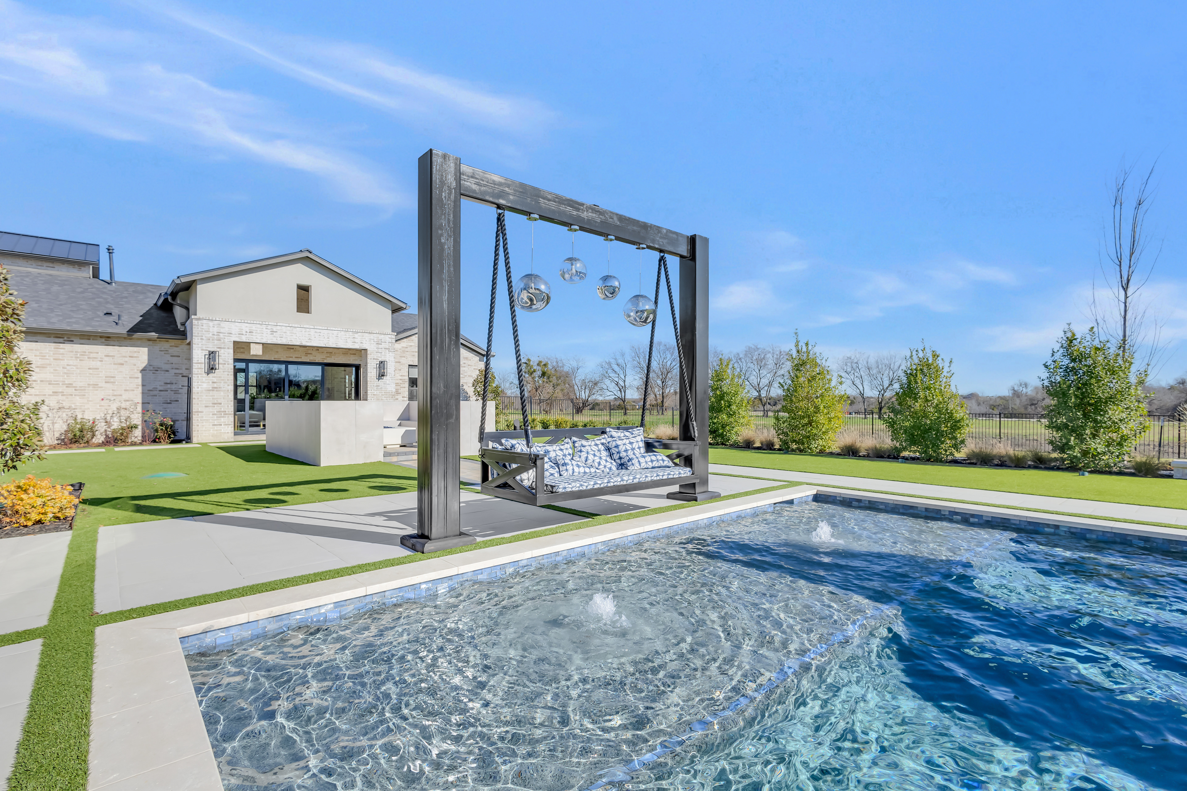 Poolhouse Entry