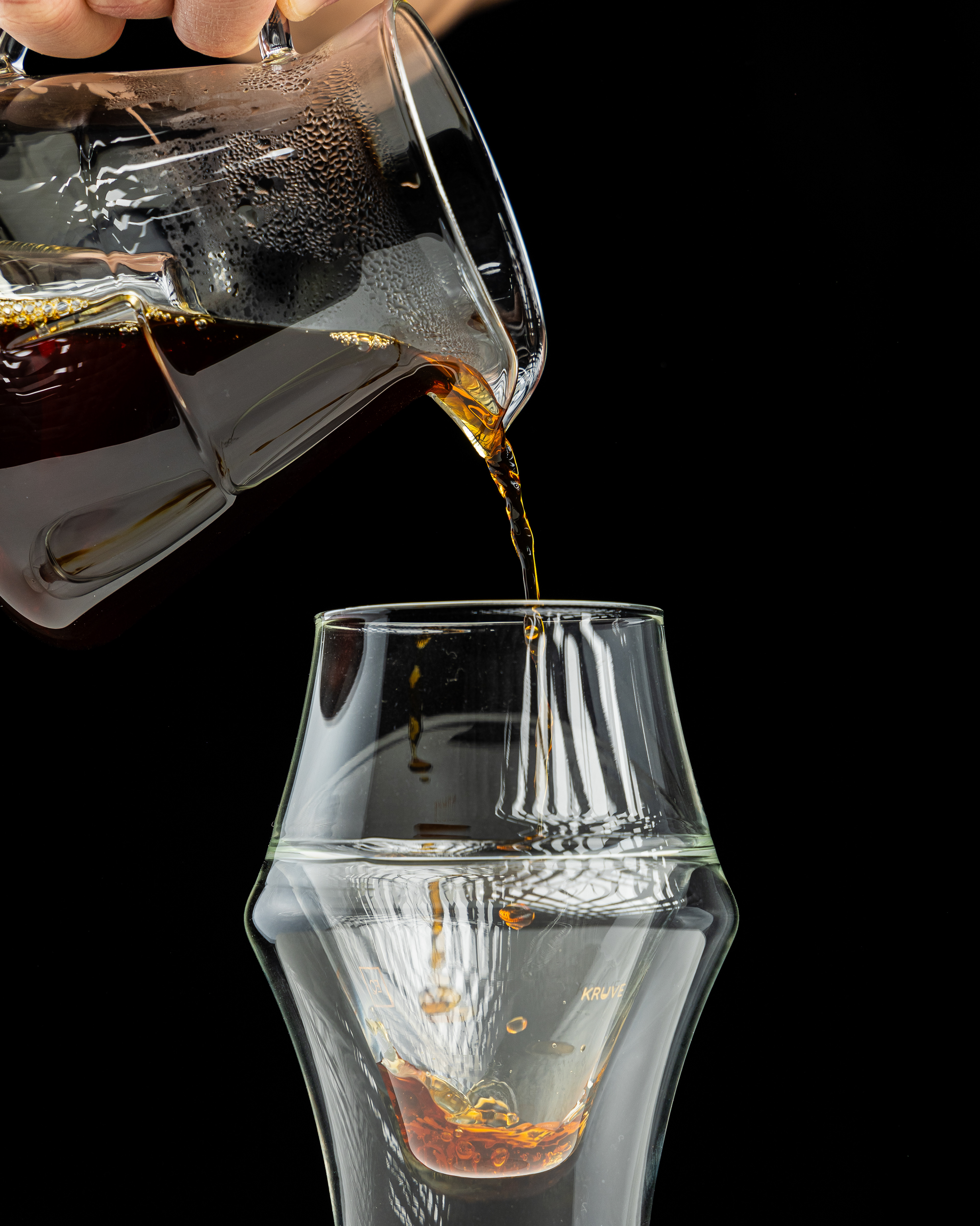 Icosa Brewhouse Carafe and Kruve Glass Pour