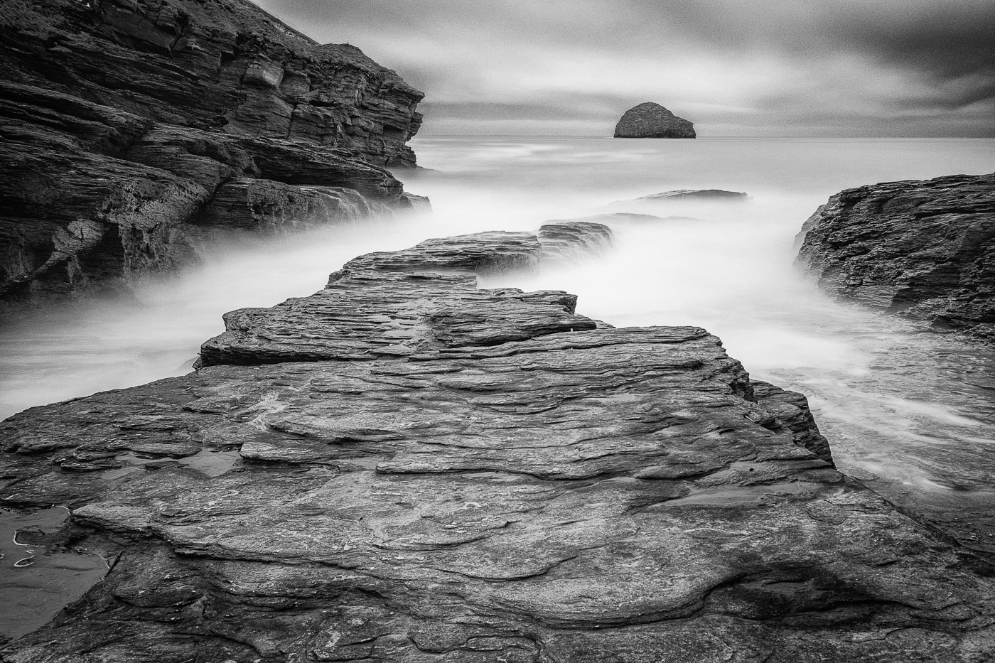 Windy Day at Trebarwith Strand by Stuart Crump