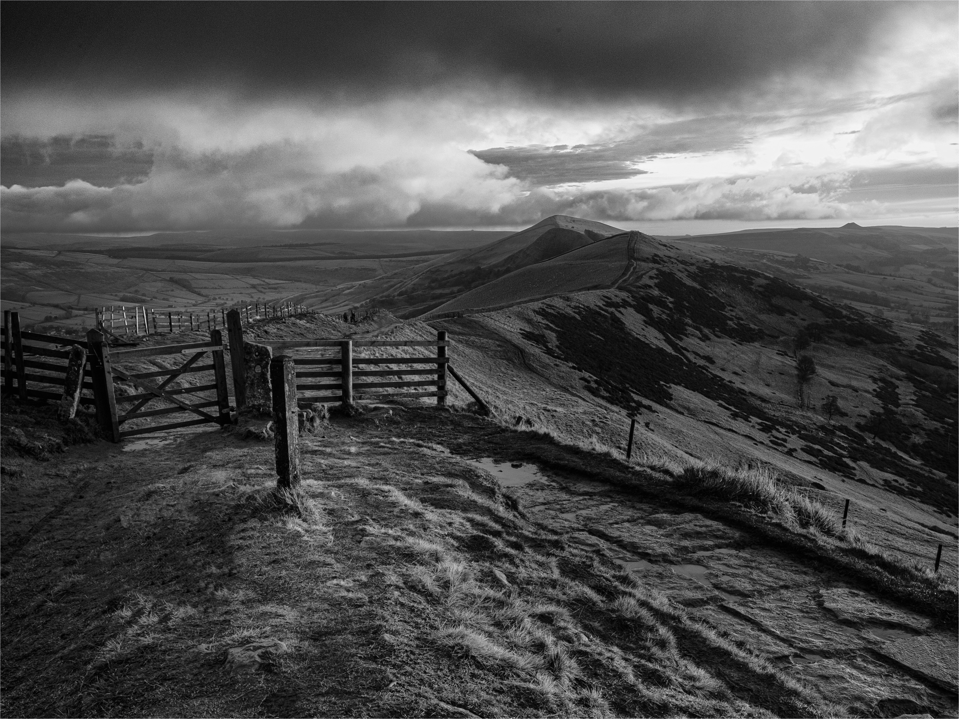 Mam Tor Gateway By Paul Cooper