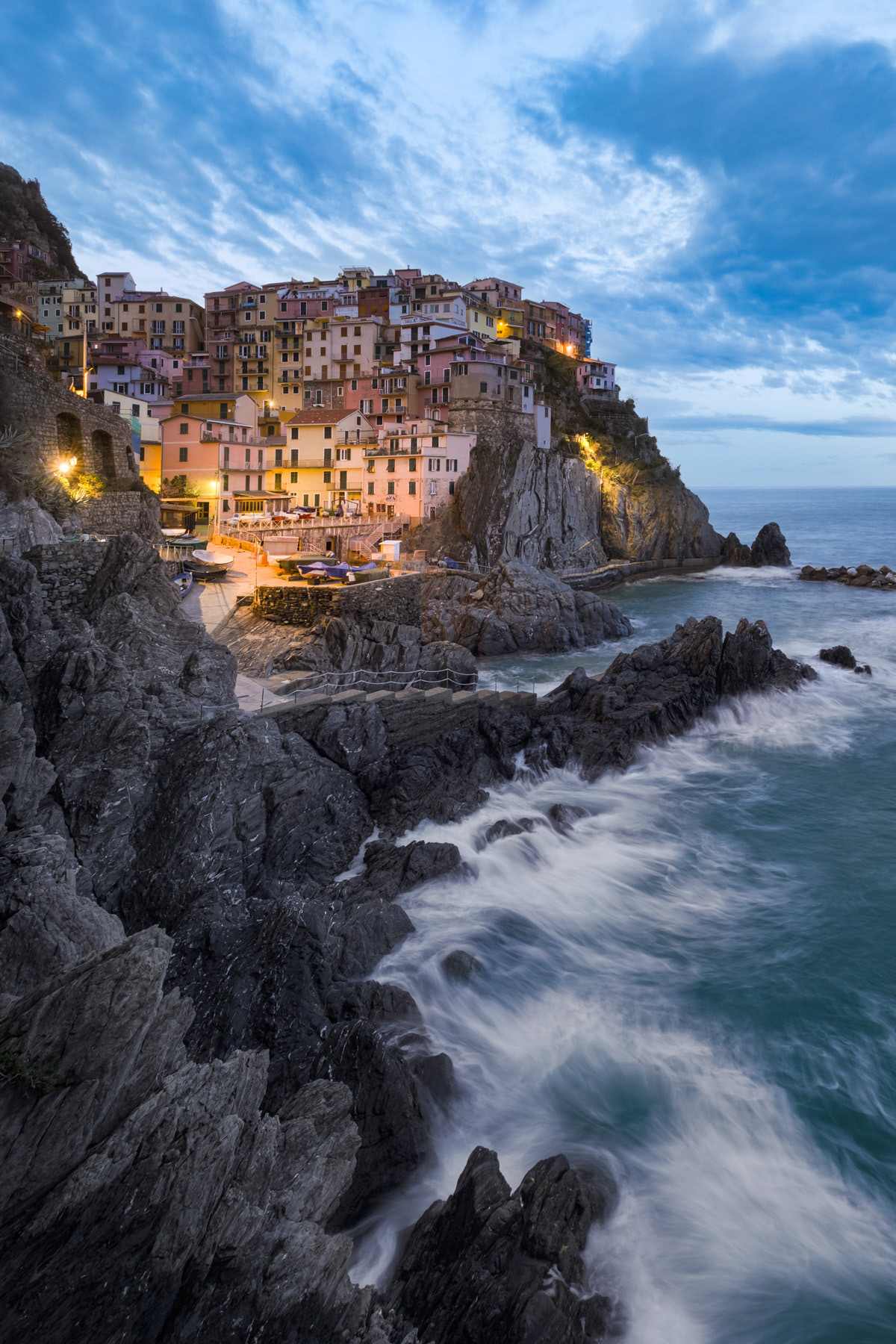 ON THE EDGE OF THE ROCKS | Manarola, Cinque Terre - Italy