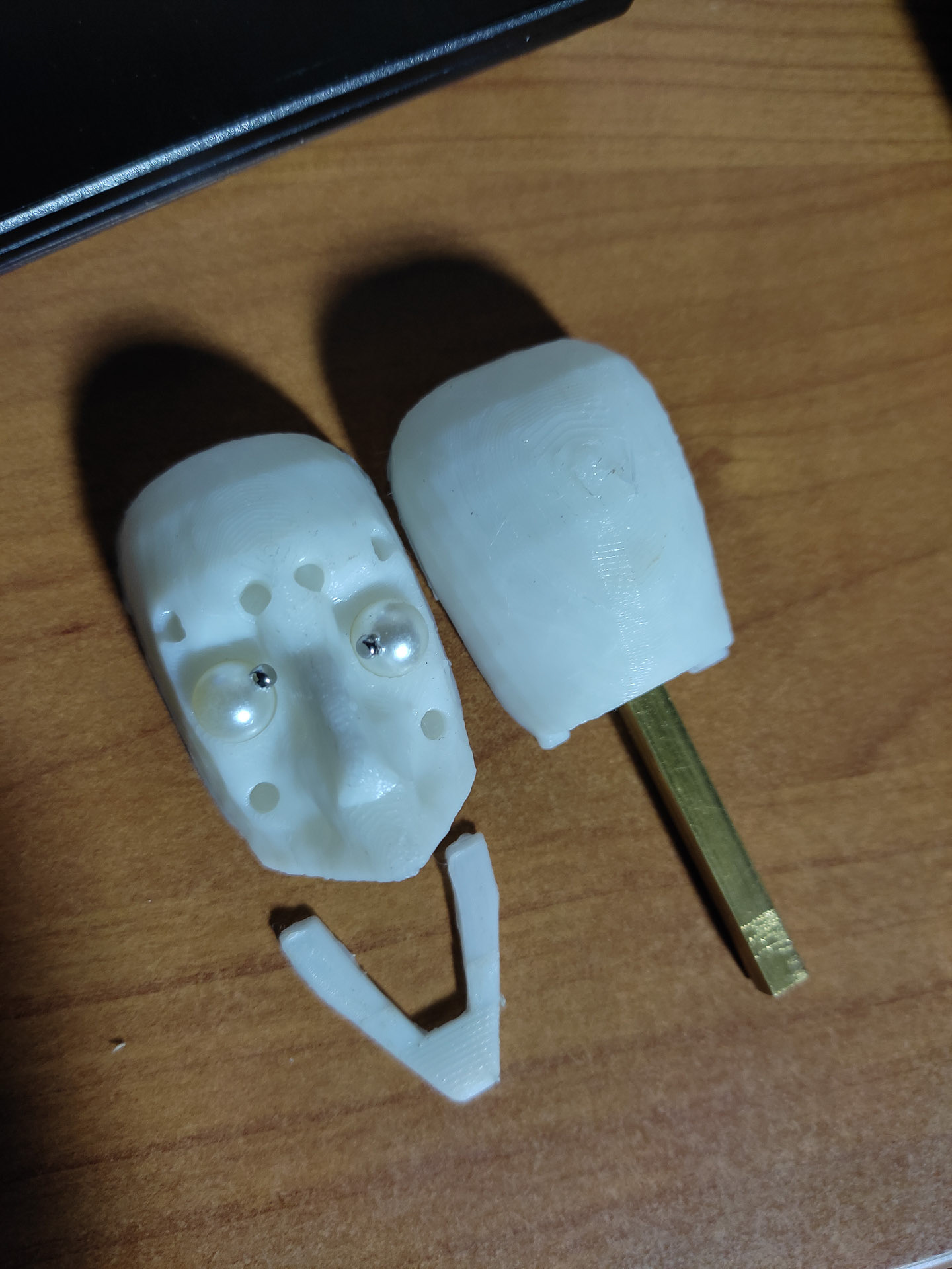 Head armature
