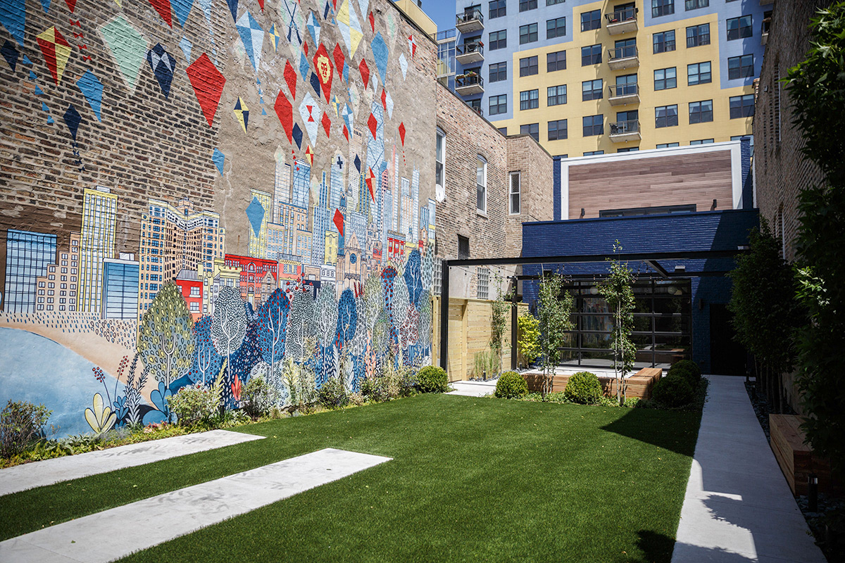 The Edgewater Mural in the grounds of the Lytle House