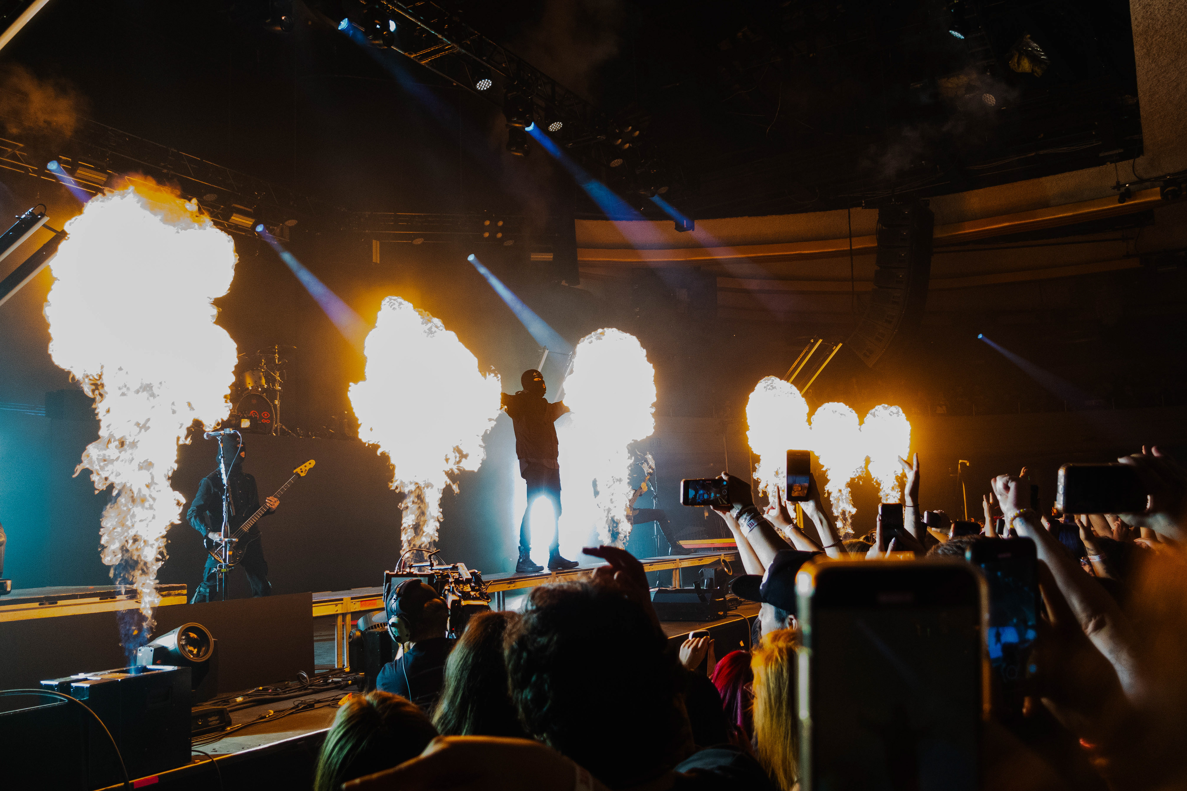 Bad Omens & Crowd
