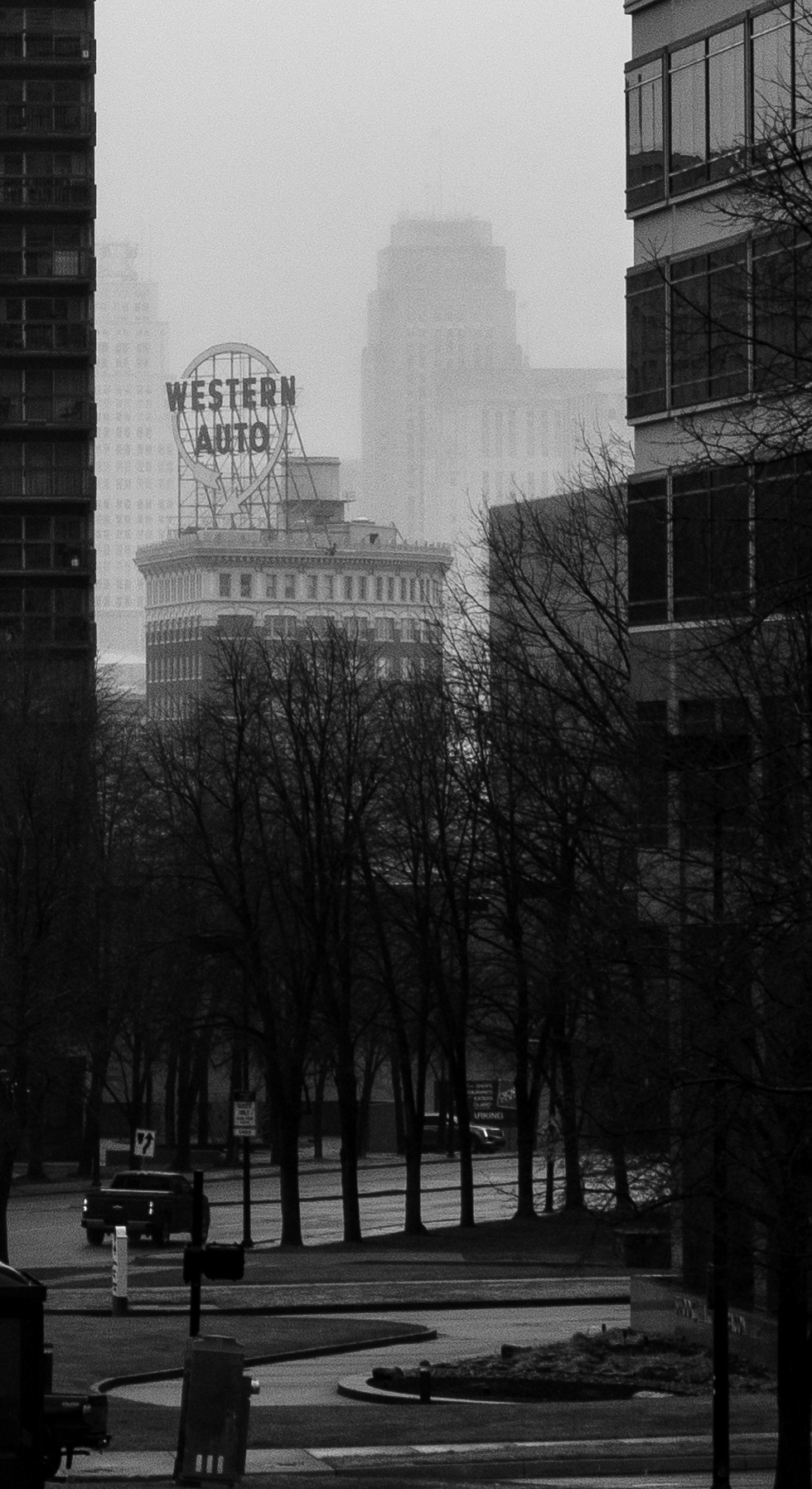 Grand Boulevard and E 27th Street