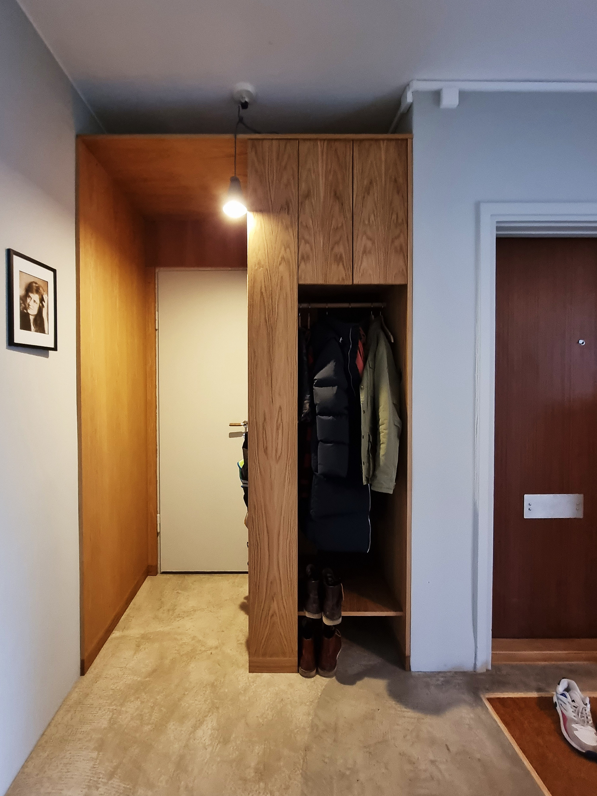 as a carpenter i made this hall storage