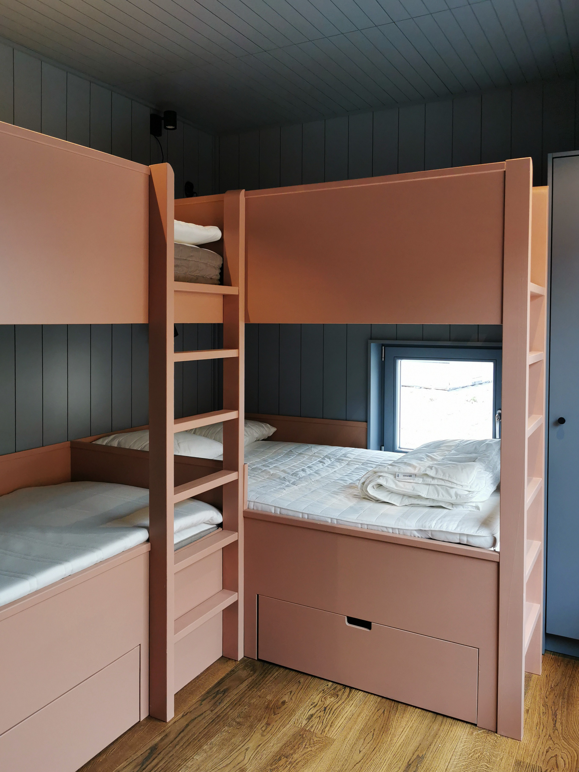 As a interior architect and carpenter i made theese bunkbeds