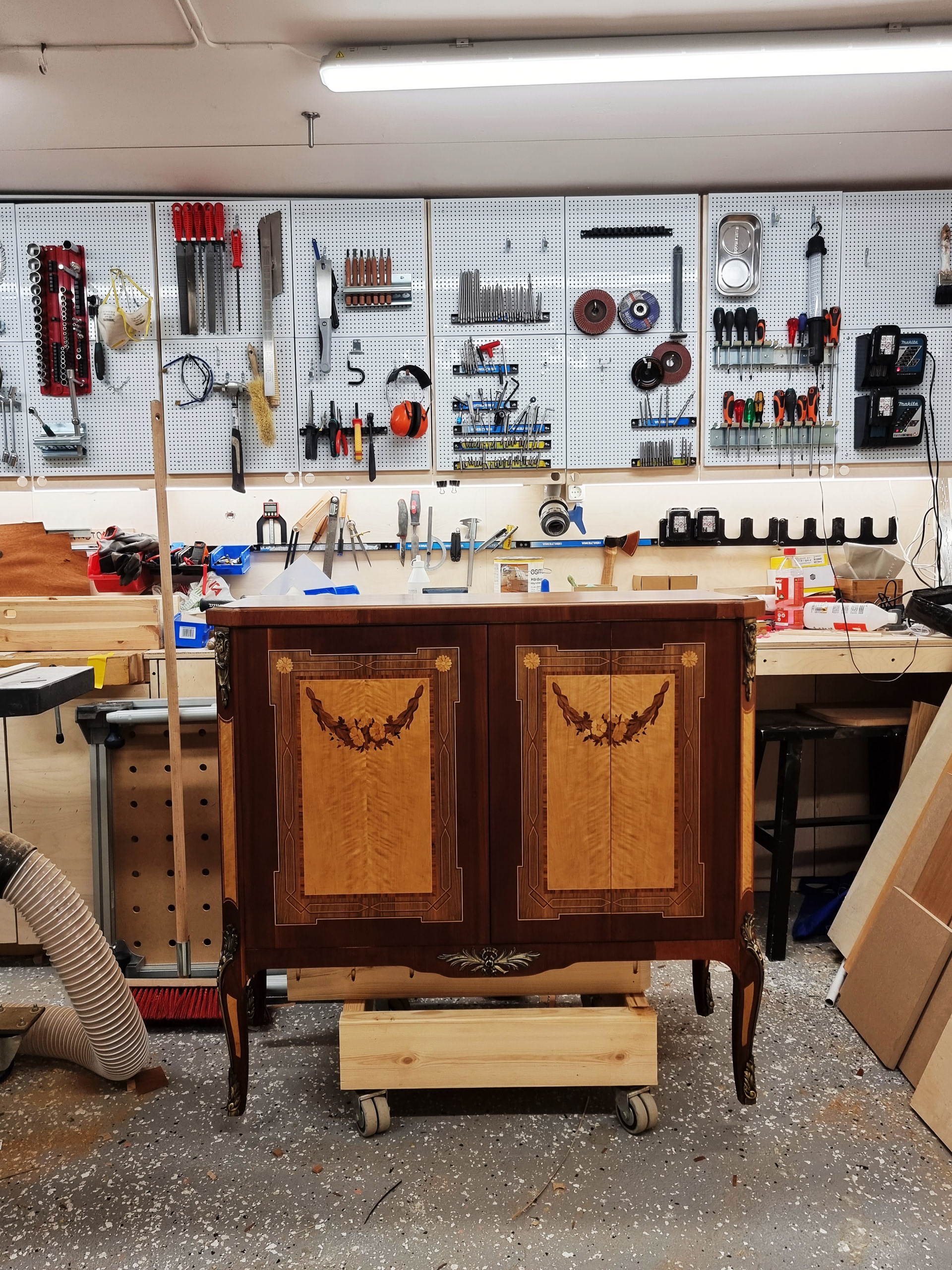 As a carpenter i renovated this cabinet