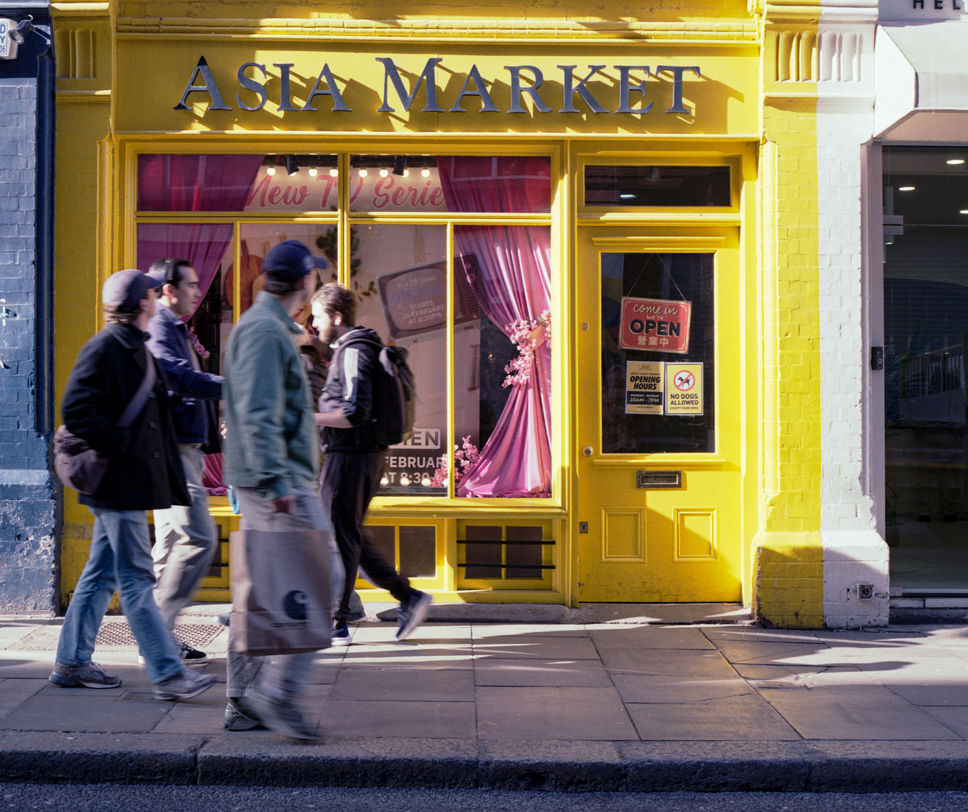 Dublin - Kodak Gold. Mamiya RB67