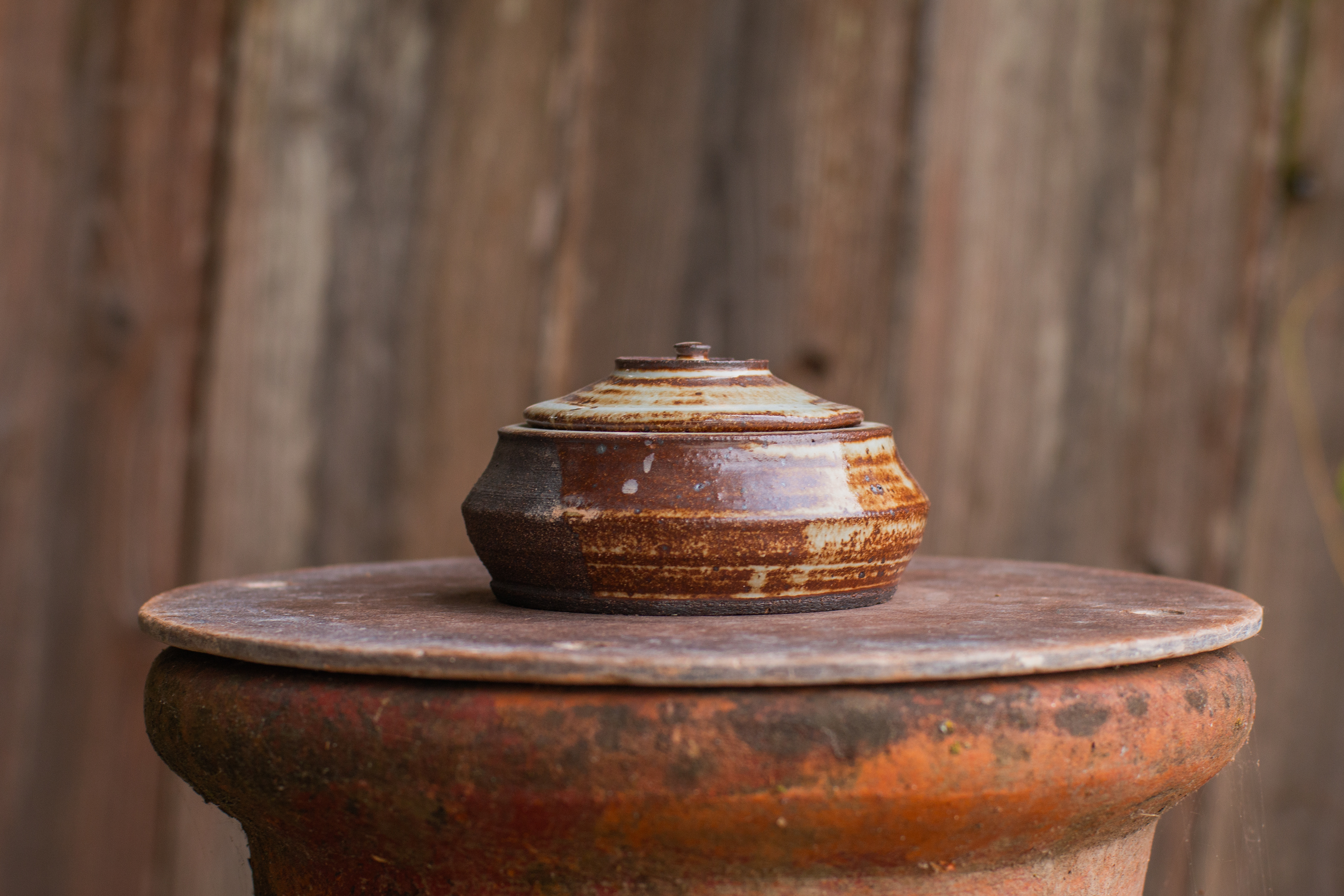 Rust Mottled Wide Jar 1