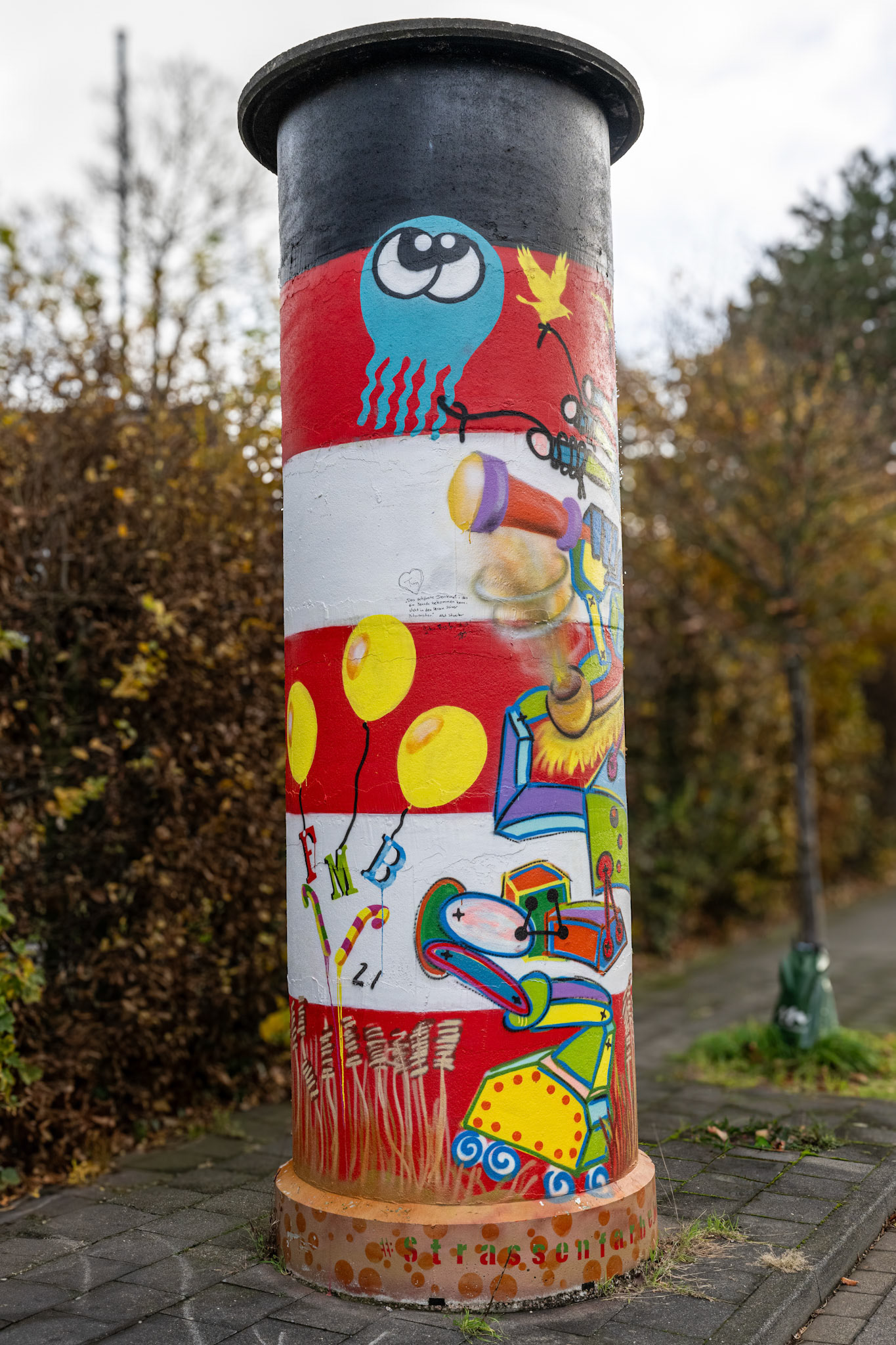 Künstler: Frau mit Bart / Qualle