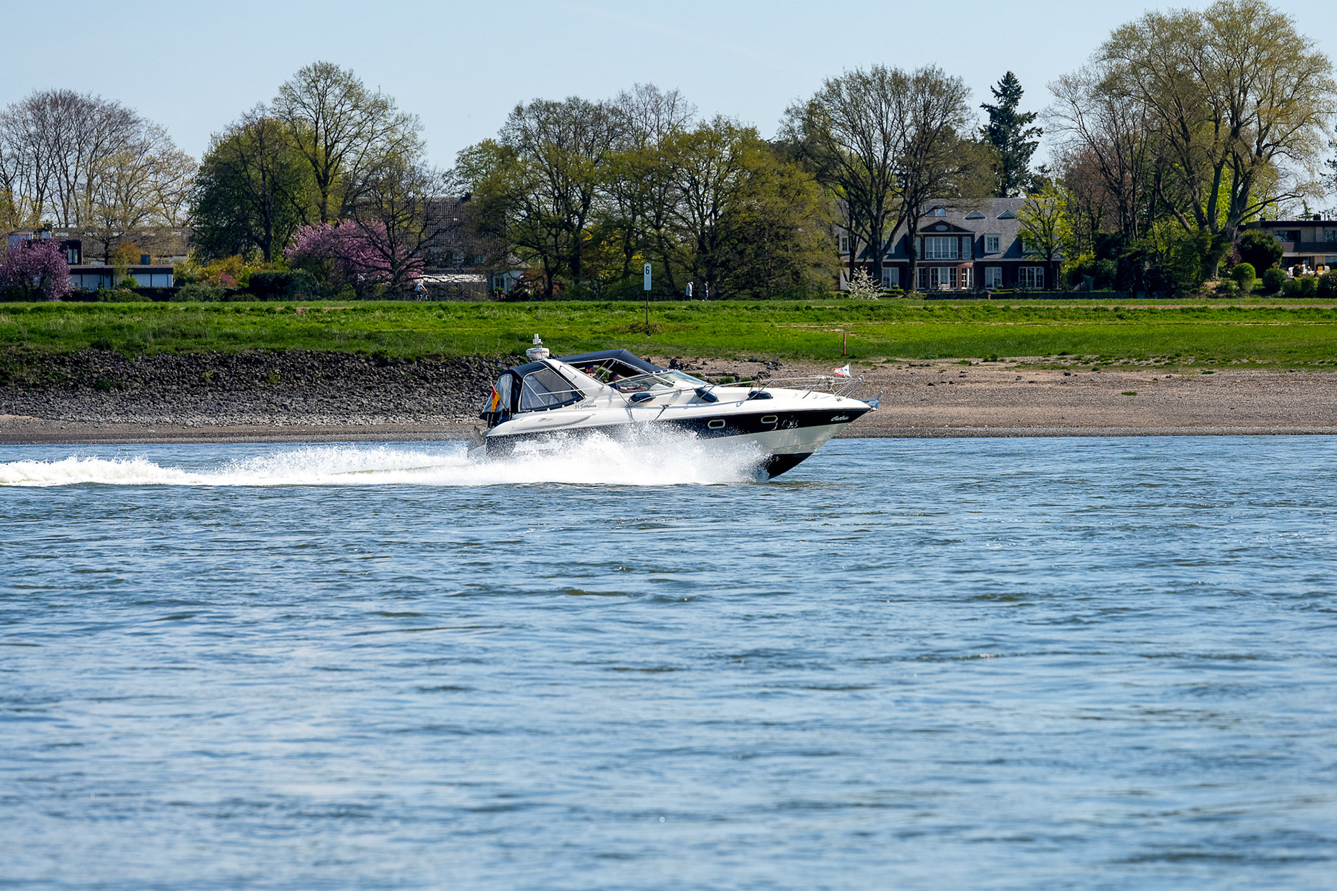 Rhein bei Langs-Kierst