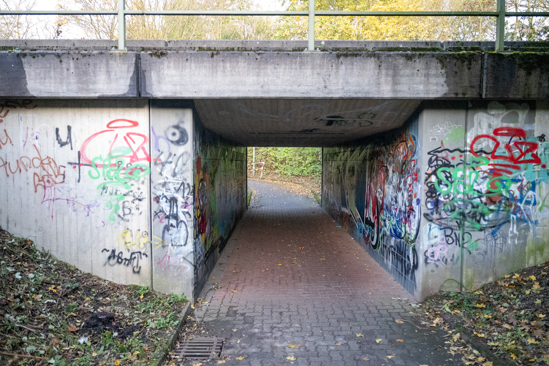 Osterath - Unterführung am Hohlenweg