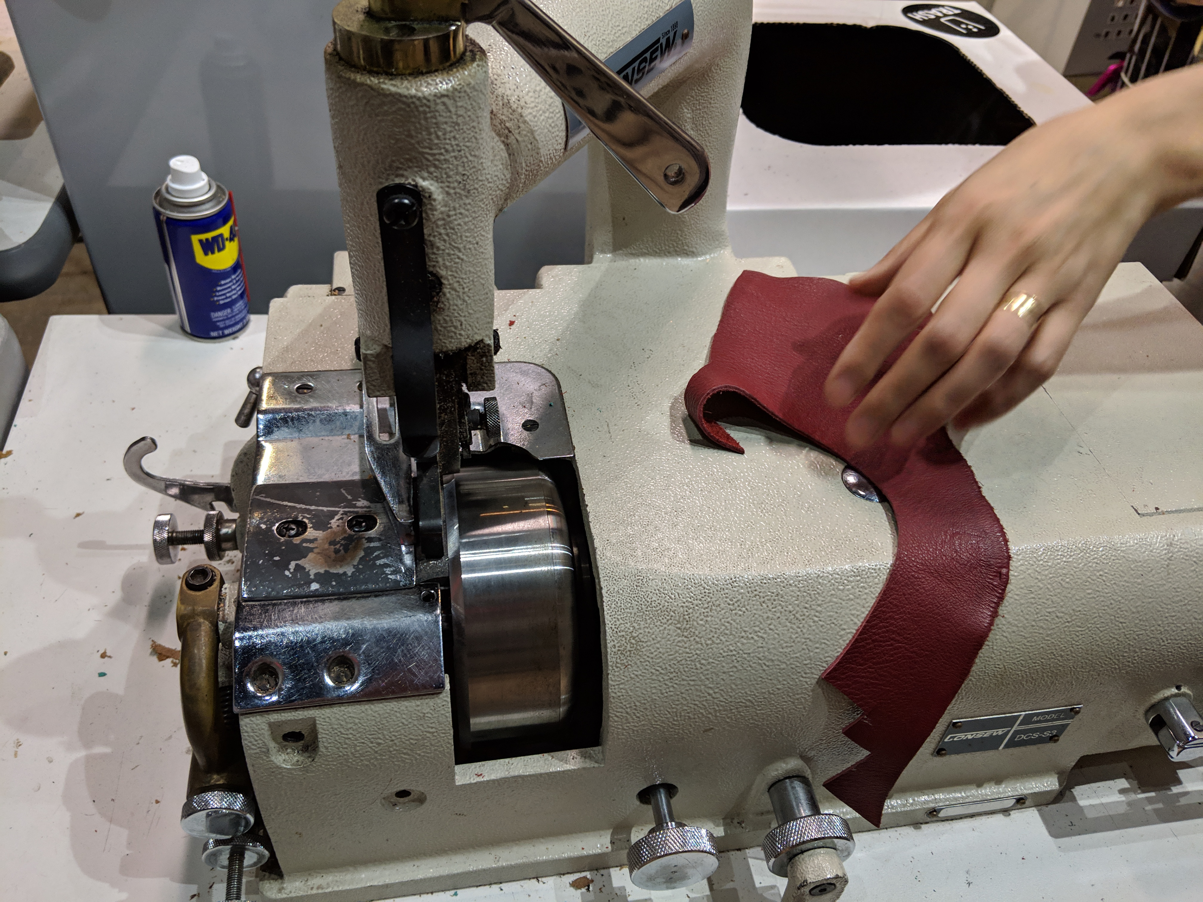 Skeining the leather