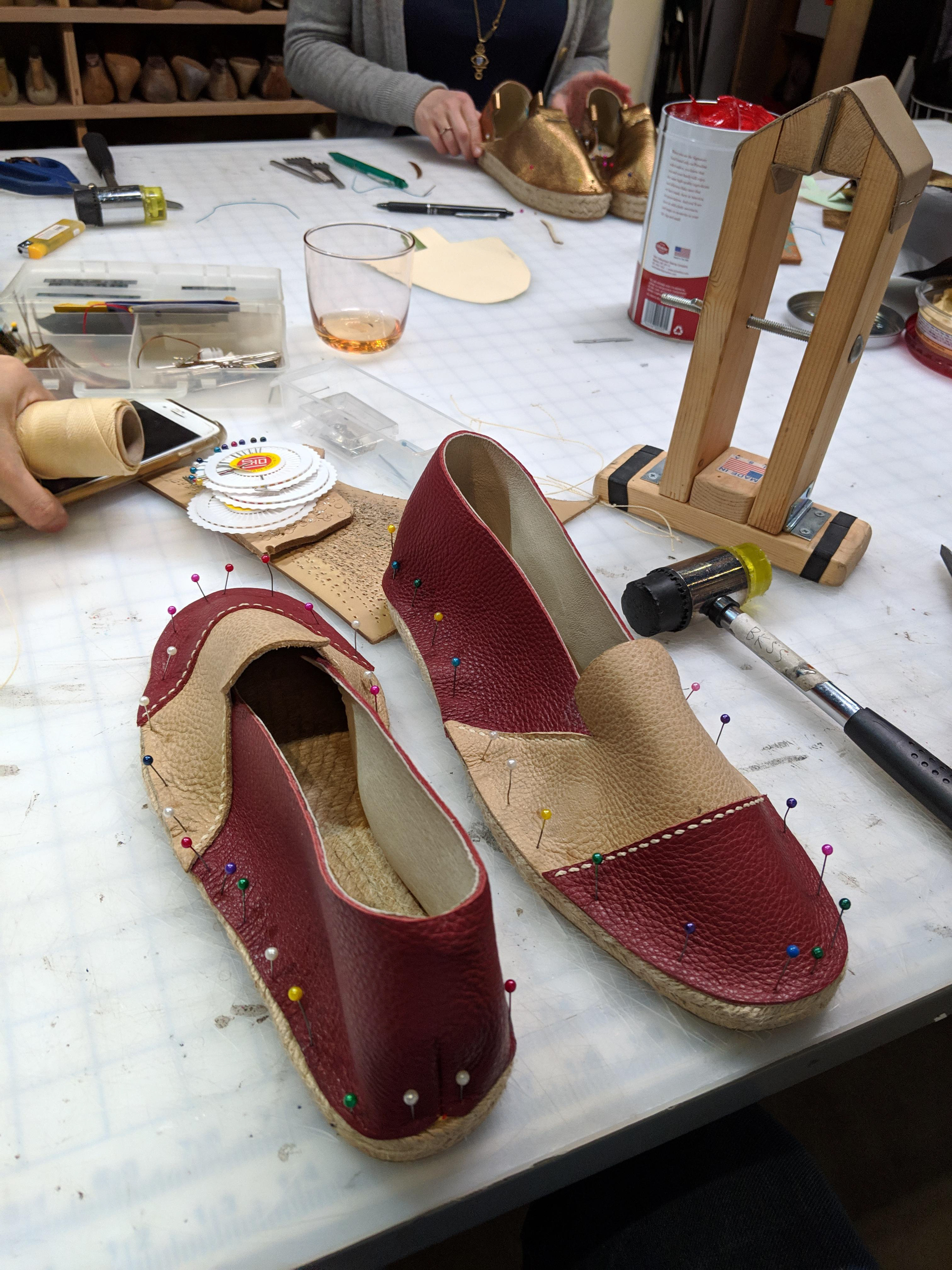 Pins to make the shape of the shoe