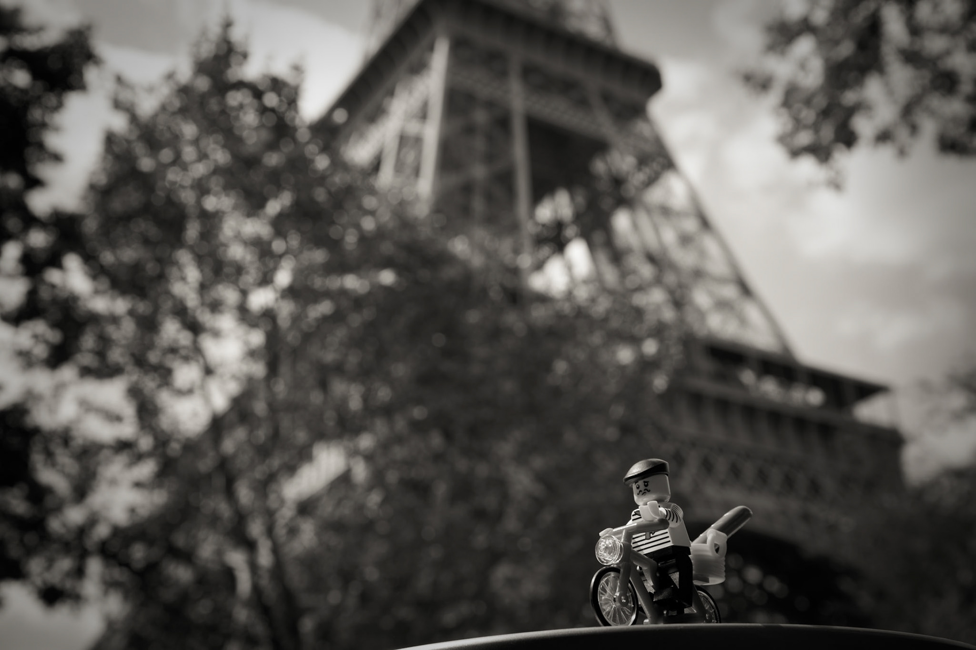 Eugène à la tour Eiffel