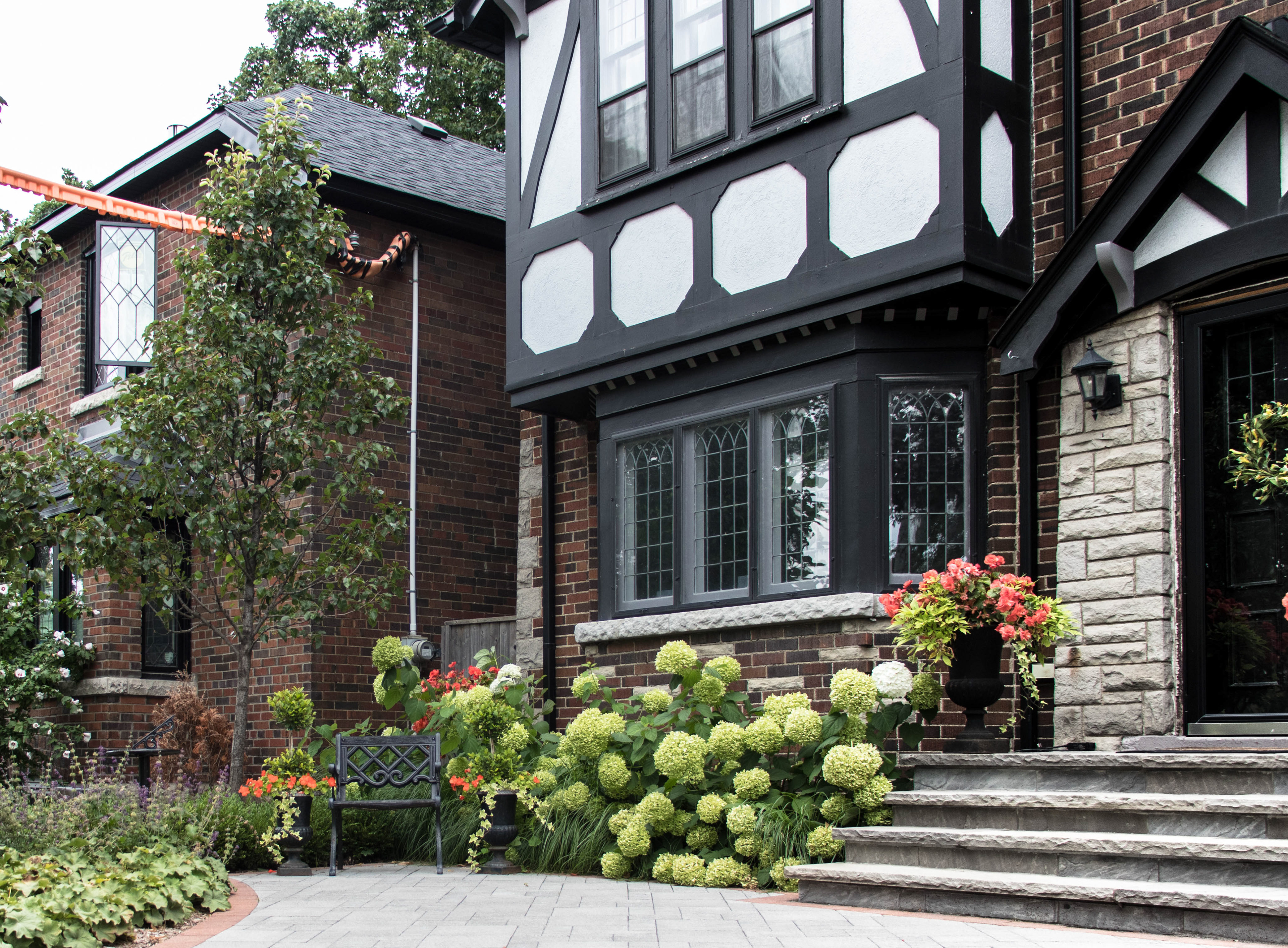 Leaside Landscaping - Toronto, ON