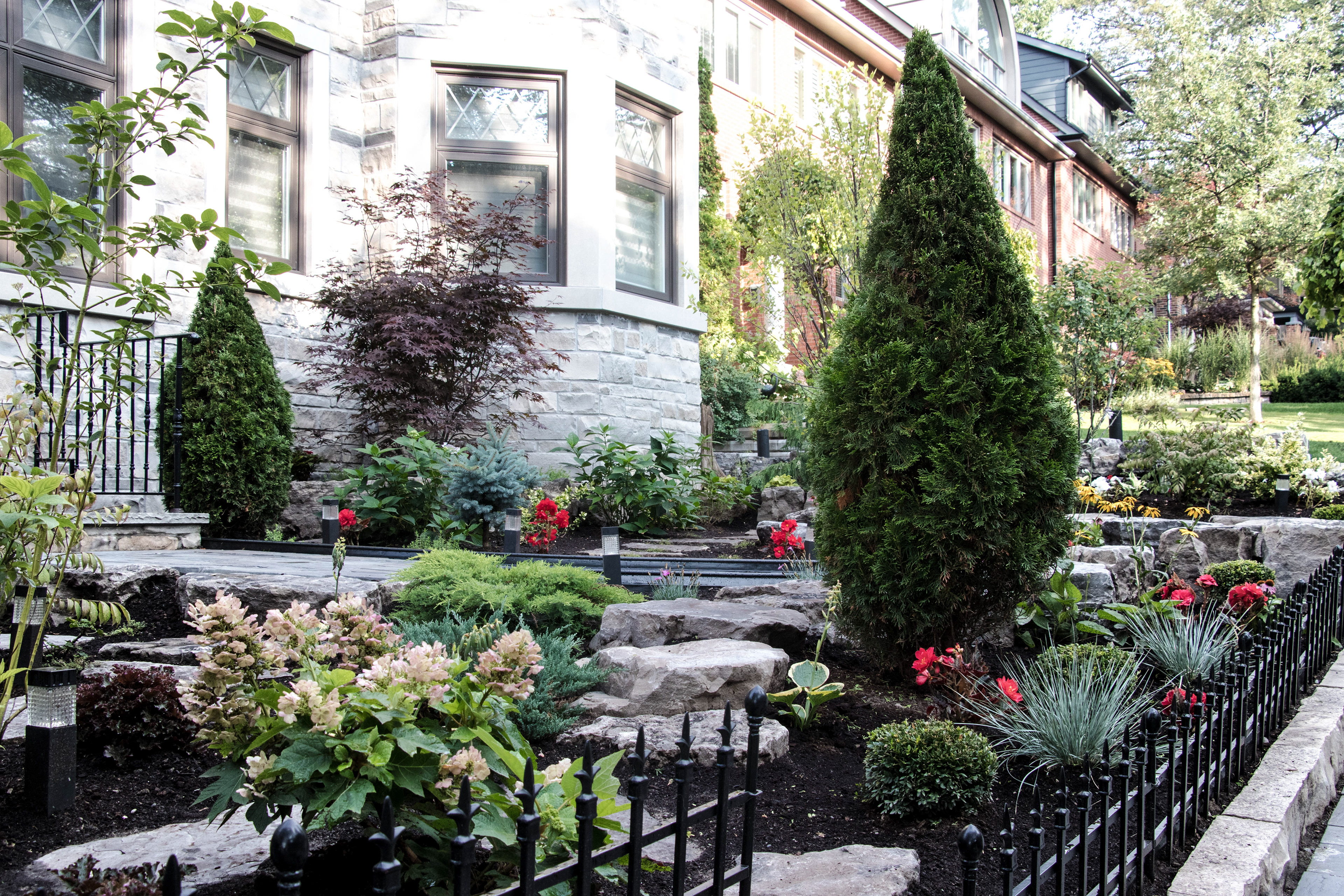 Leaside Landscaping - Toronto, ON