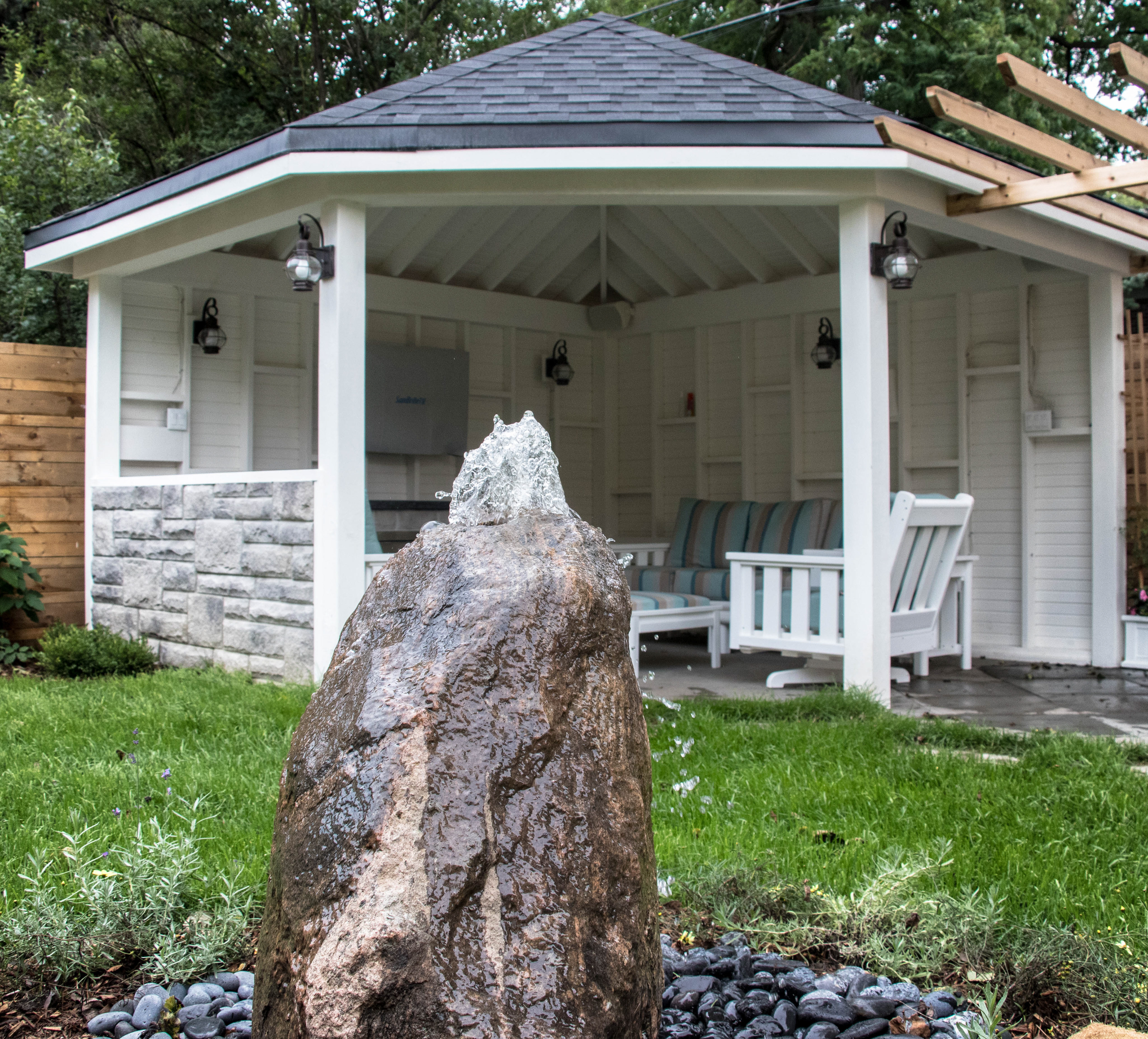 Leaside Landscaping - Toronto, ON