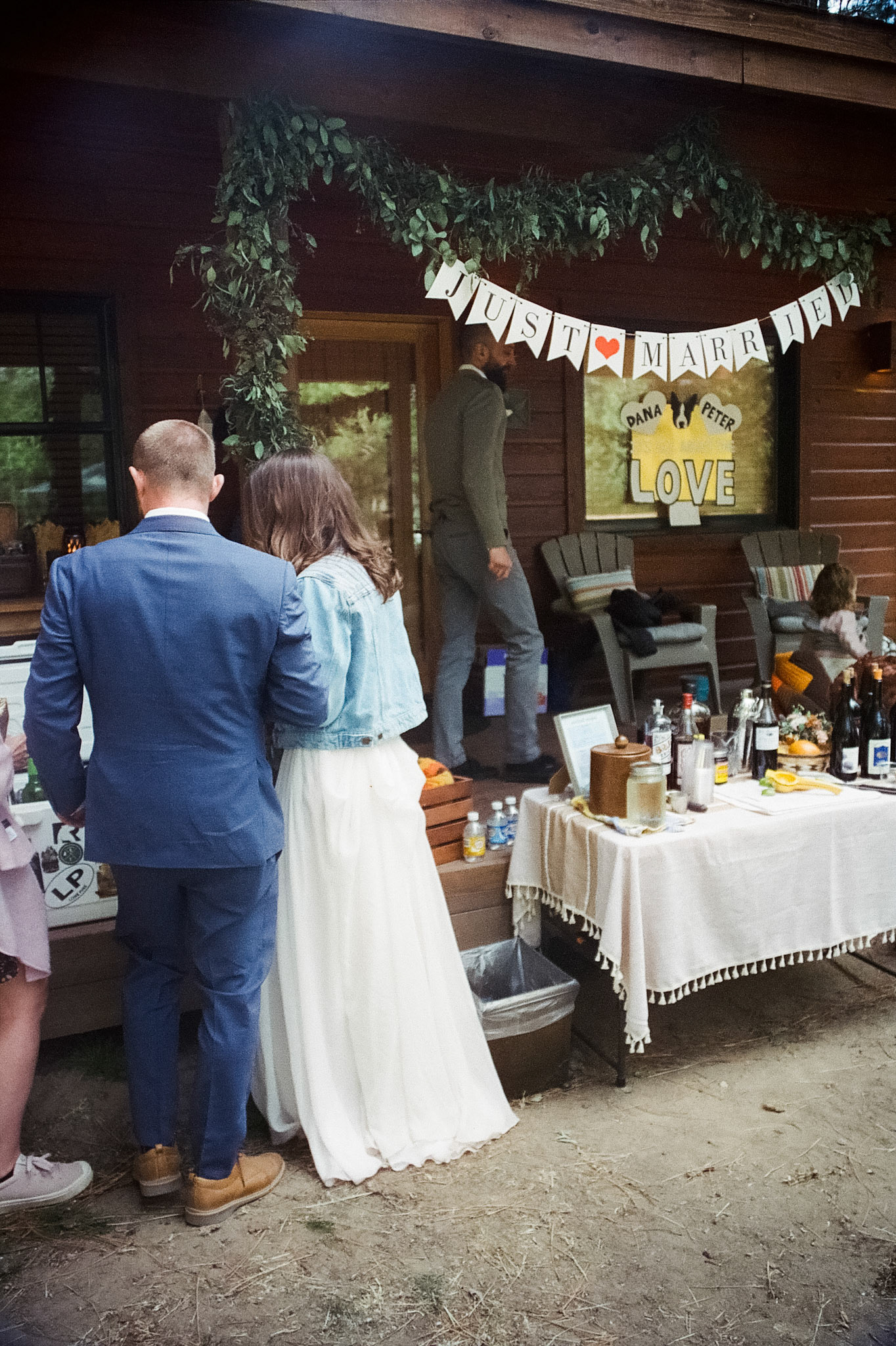 documentary style wedding photos film photographer film wedding photographer kelly-sharp.com kelly sharp photography wedding photos