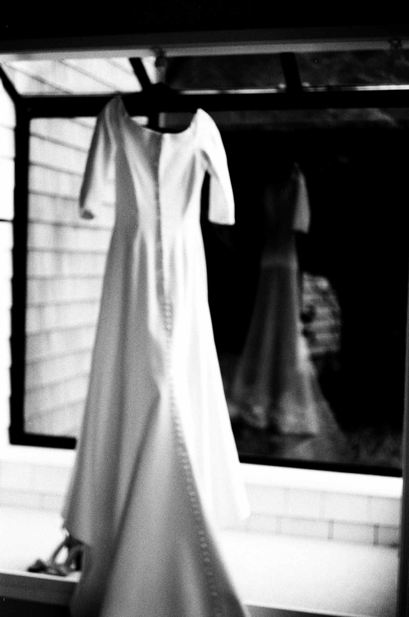 documentary style wedding photos film photographer film wedding photographer kelly-sharp.com kelly sharp photography wedding photos