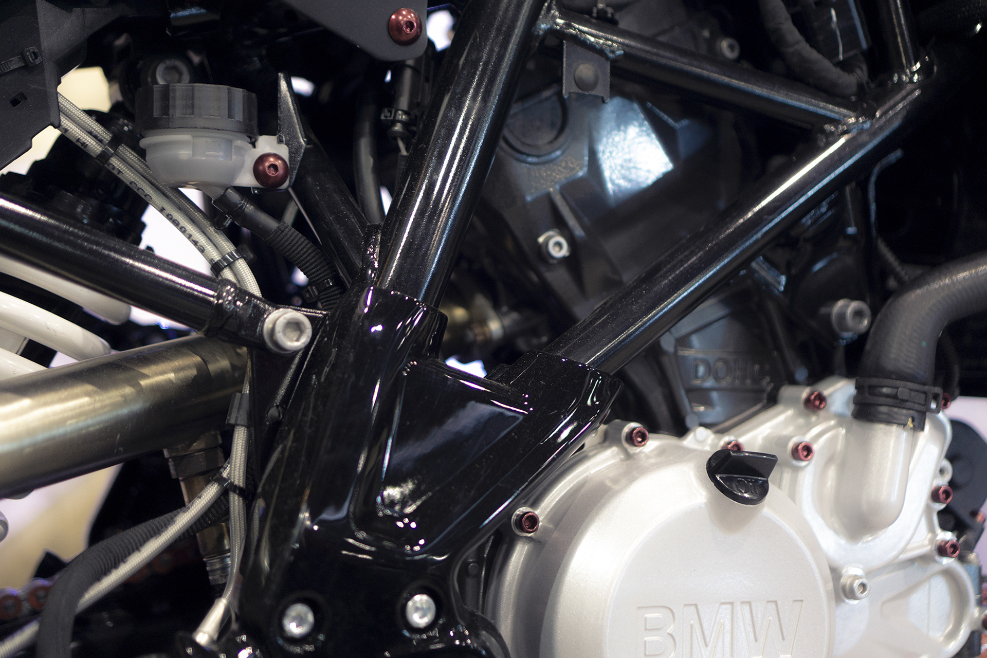 Tom Barrer - BMW motorrad - Wheels and Waves - Simon's Garage