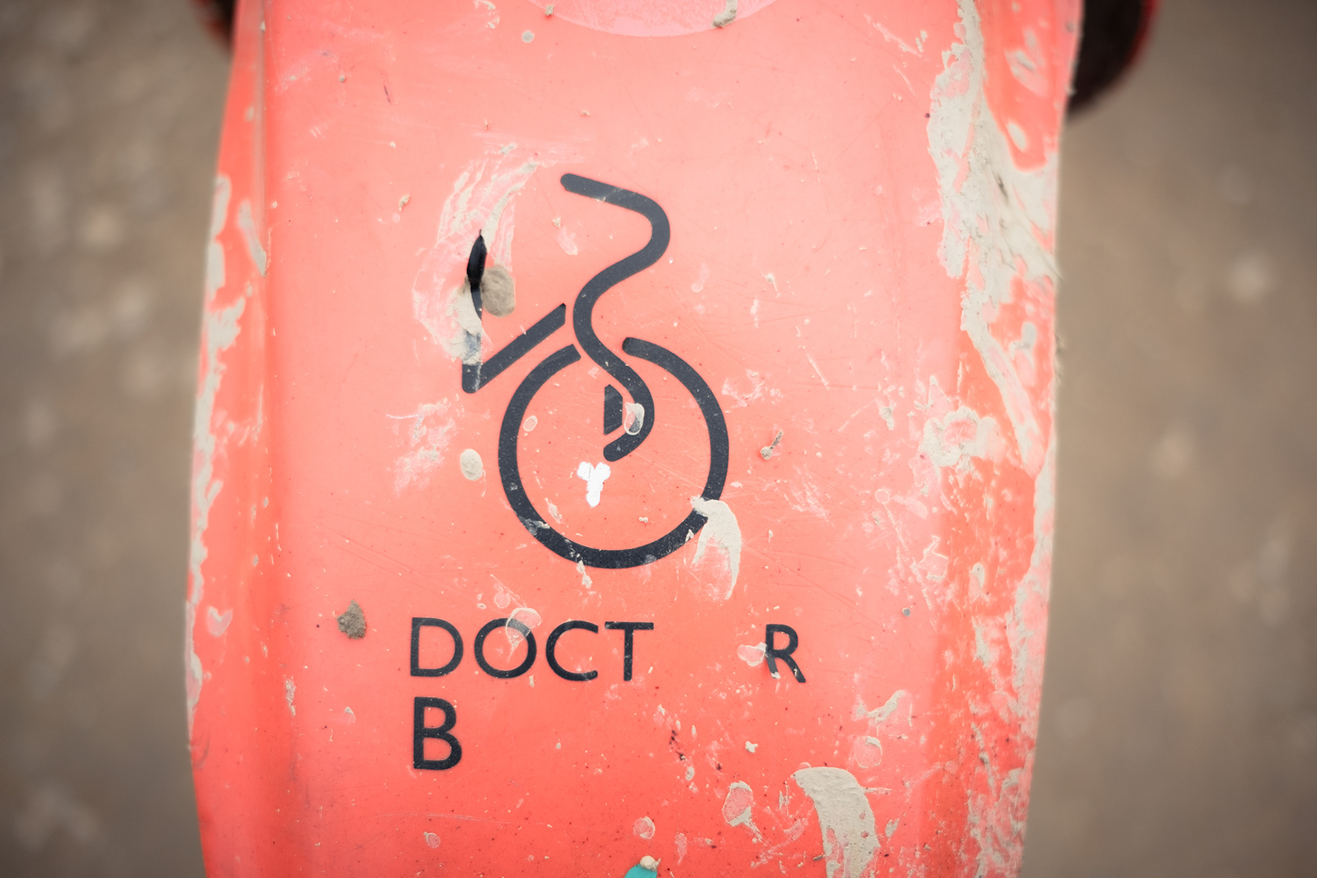 Alexandre Artzt (Docteur Biclou) Simon's Garage - Wheels and Waves 2019 - D73 - Martin Peterolff