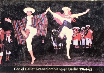 ; Arturo Mena y Arturo Aguirre, "los verdaderos embajadores del Ecuador" (A. Monroy) en el Ballet Grancolombiano, al que corresponde la panorámica inferior (Europa, 1964 - 1965)