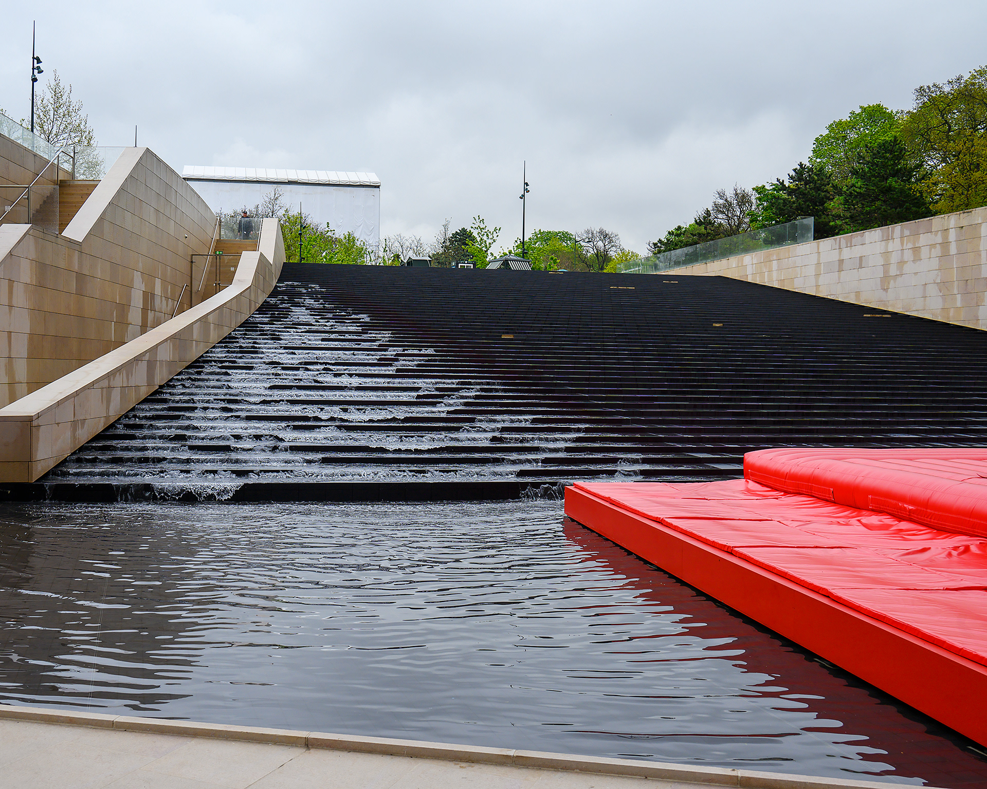 Foundation Louis Vuitton Fountain